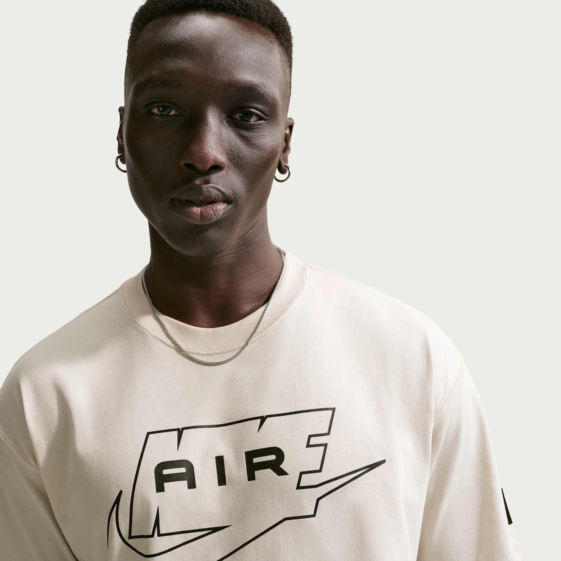 Camiseta Nike Sportswear Air Masculina - Foto 3