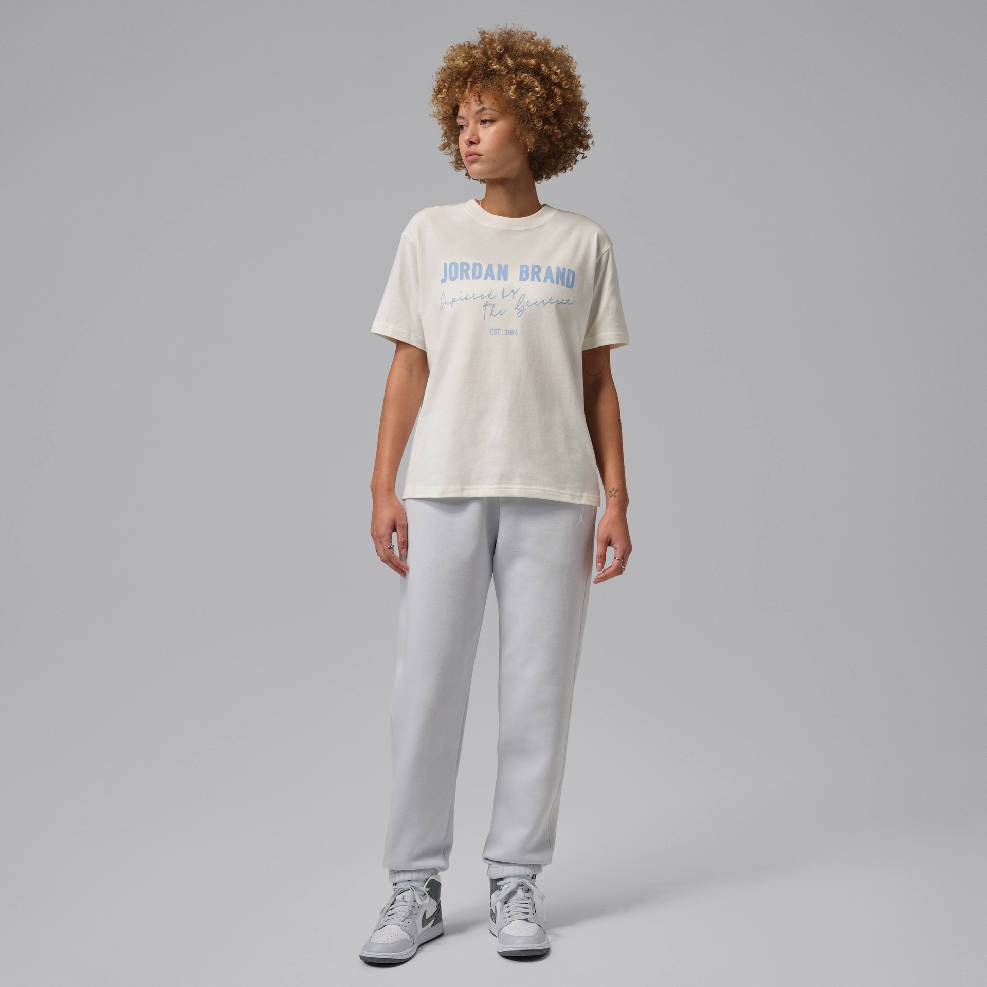 Camiseta Jordan Brooklyn GFX Feminina - Foto 5