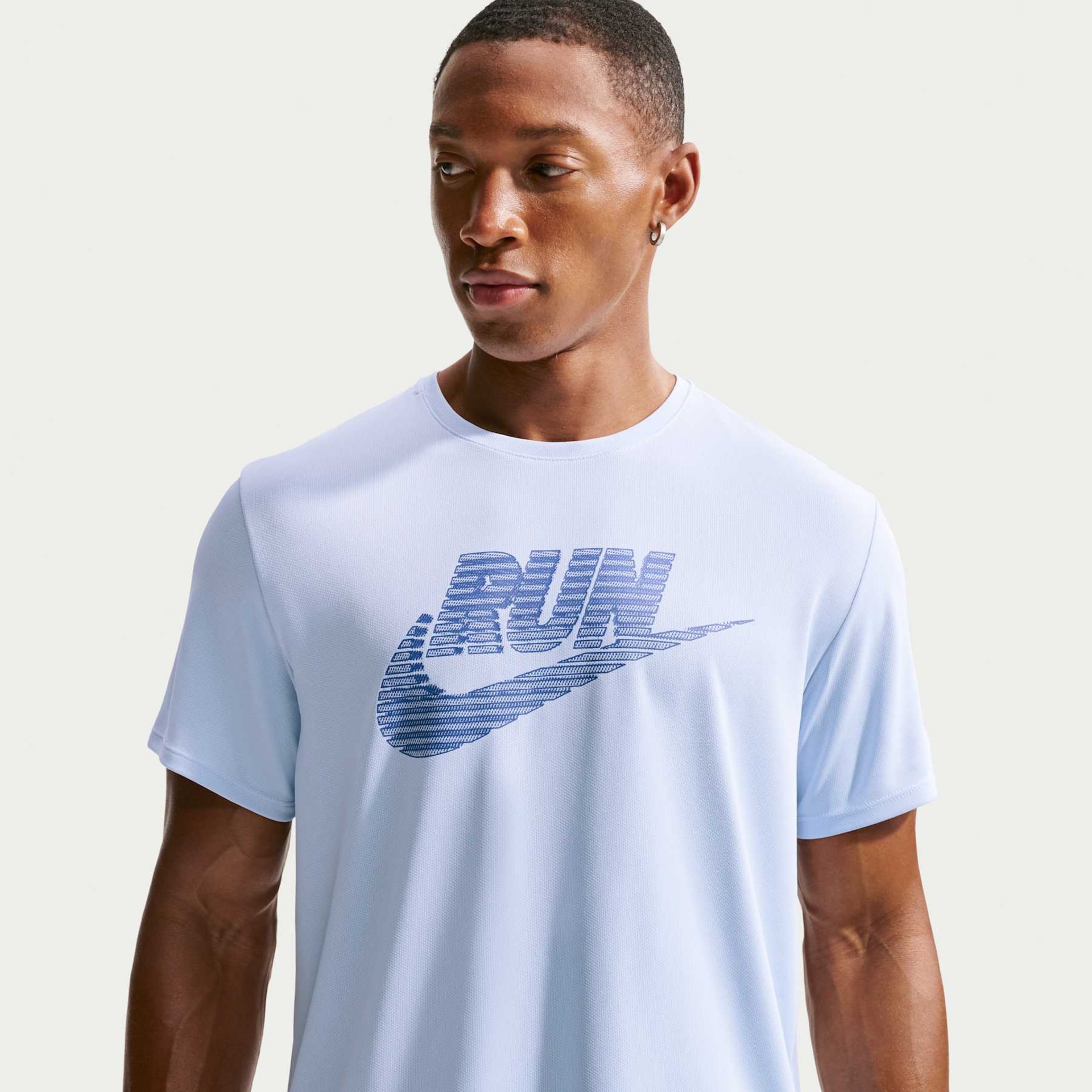 Camiseta Dri-FIT Nike Run Energy Masculina - Foto 1