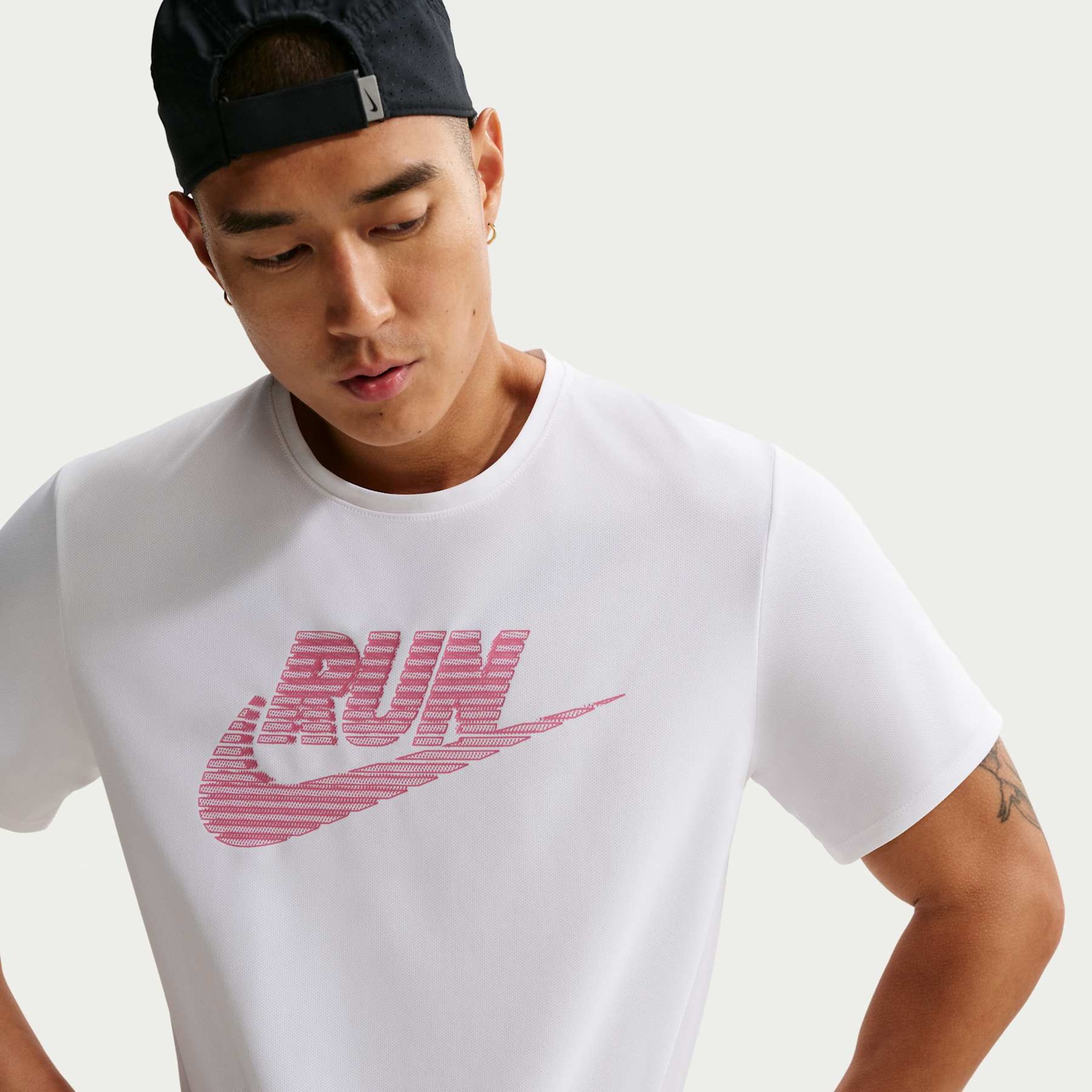 Camiseta Dri-Fit Nike Run Energy Masculina - Foto 3