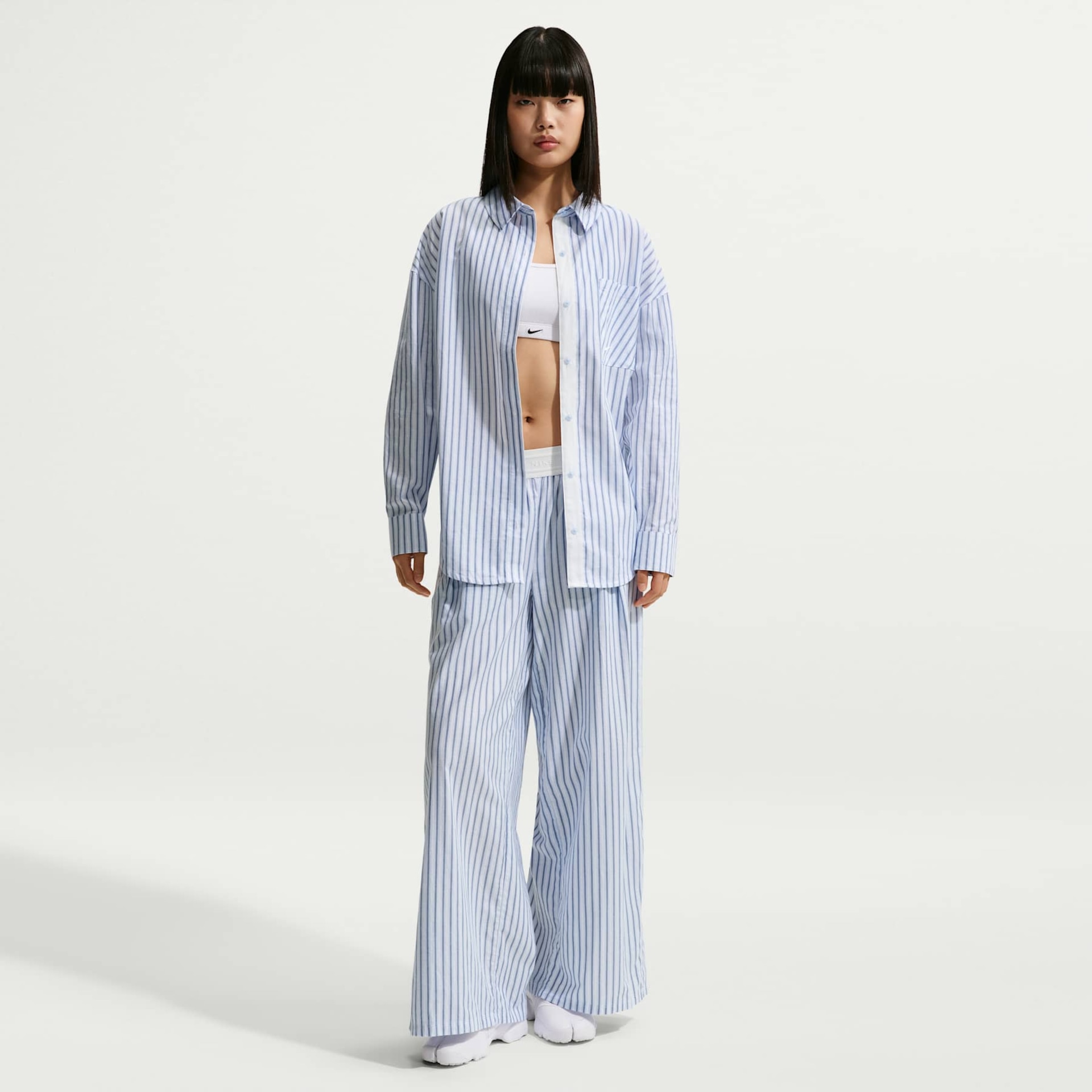 Camisa Nike Sportswear Woven Manga Longa Feminina - Foto 4