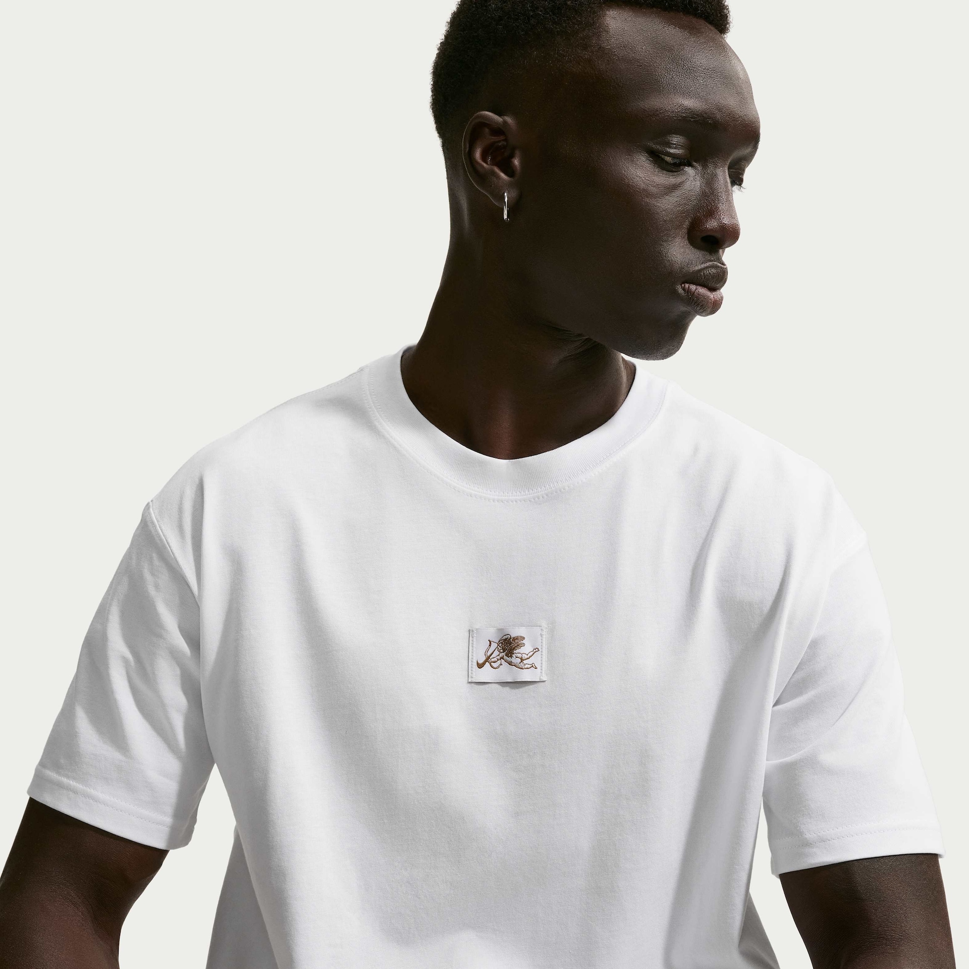 Camiseta Nike Sportswear "Love Is In The Air" Masculina - Foto 3