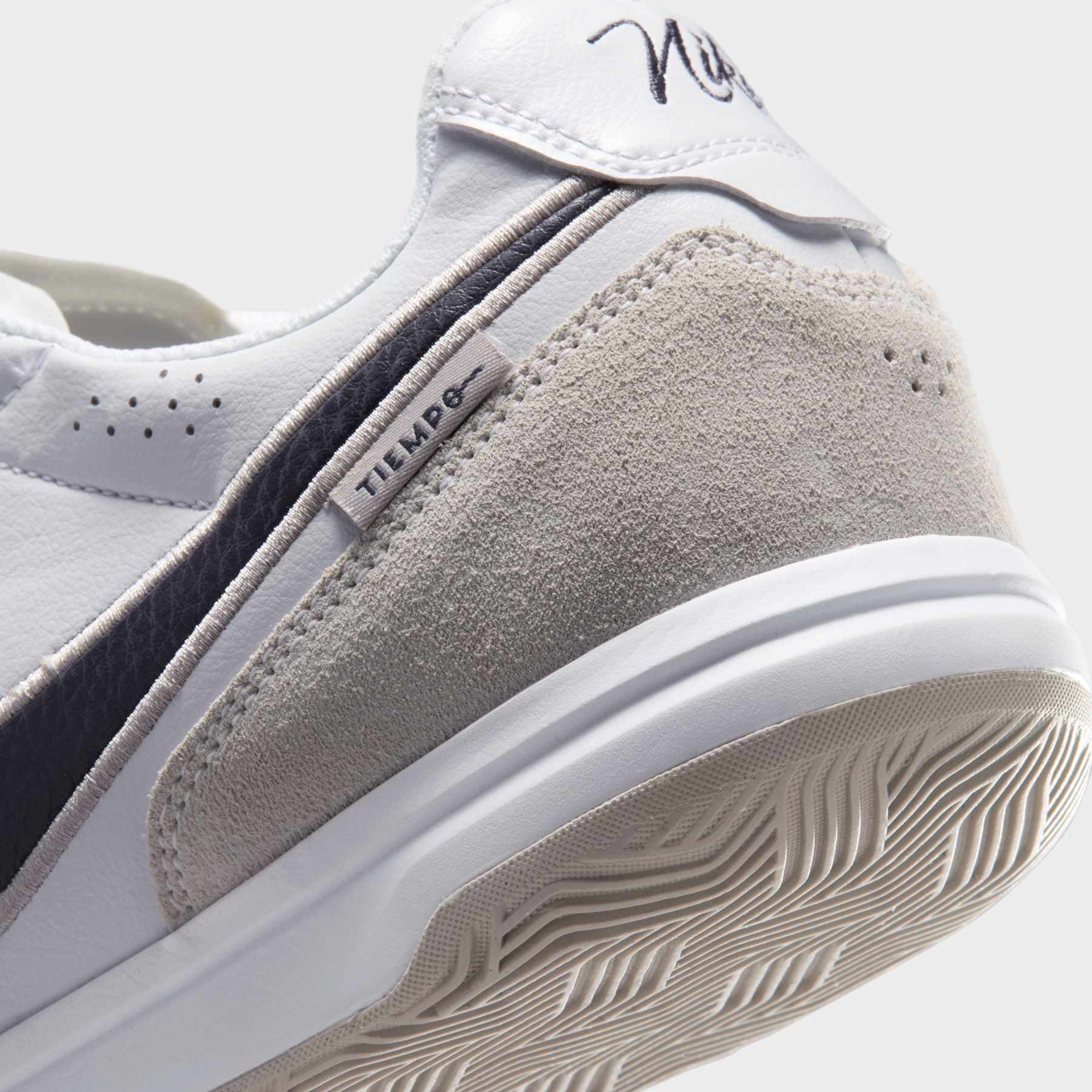 Chuteira Futsal Nike Tiempo Street Gato - Foto 8