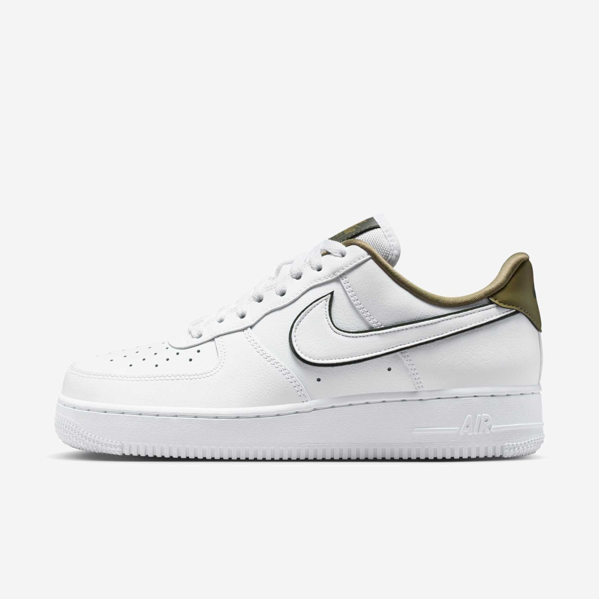 Tênis Nike Air Force 1 '07 Essential Feminino - Foto 1