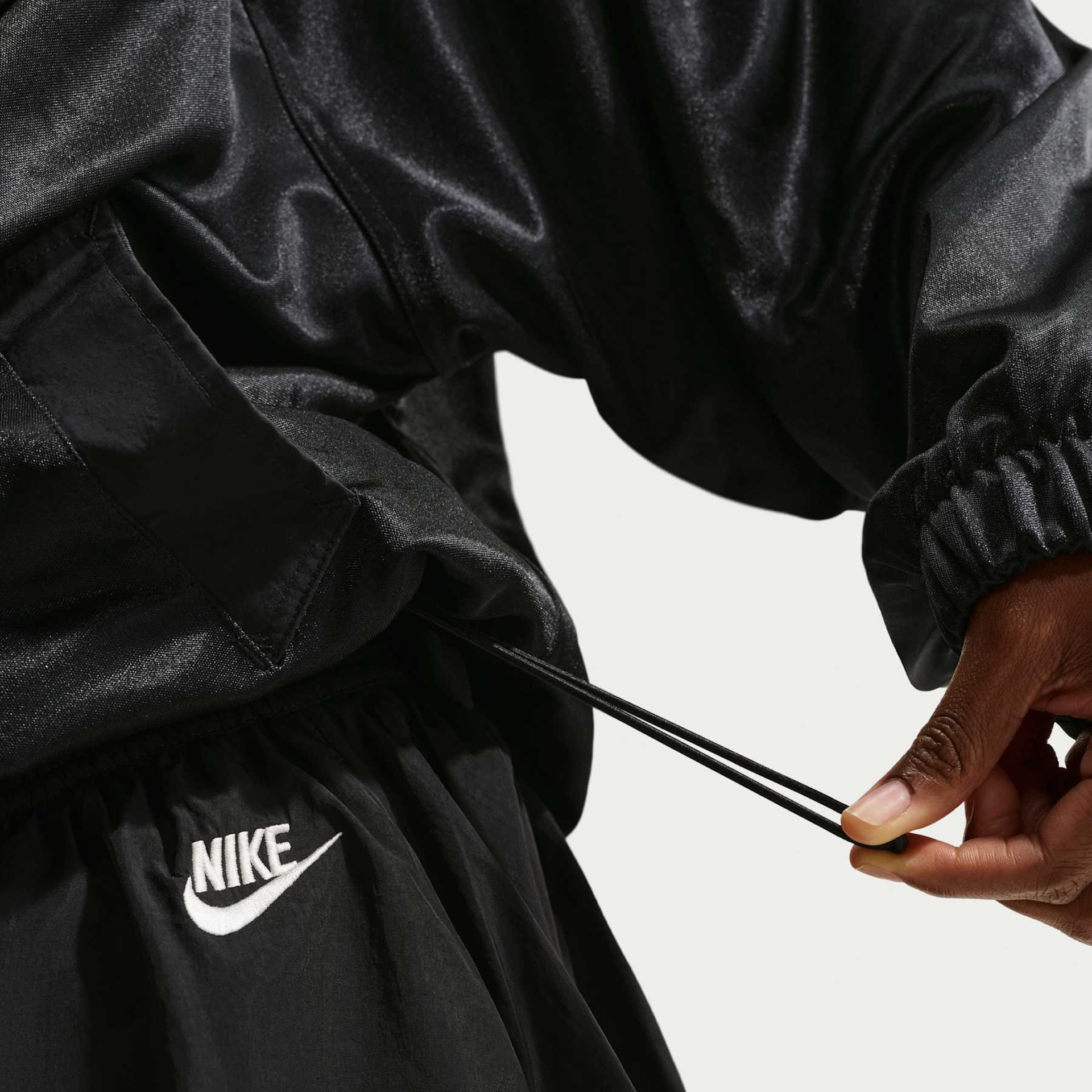Jaqueta Nike Sportswear Oversized Windrunner Feminina - Foto 6