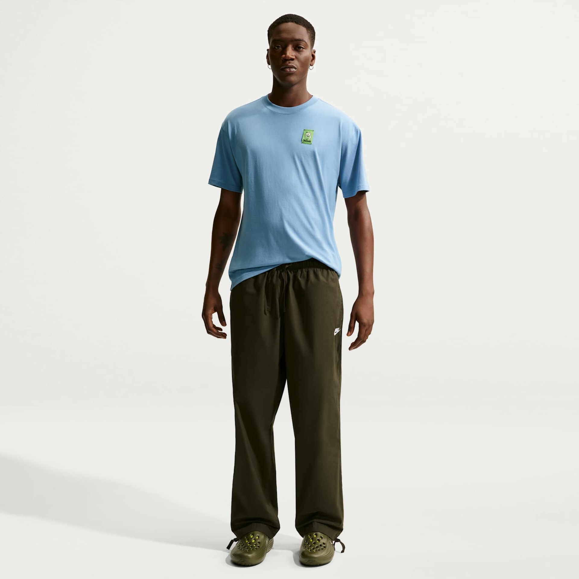 Camiseta Nike Sportswear Swoosh Masculina - Foto 4