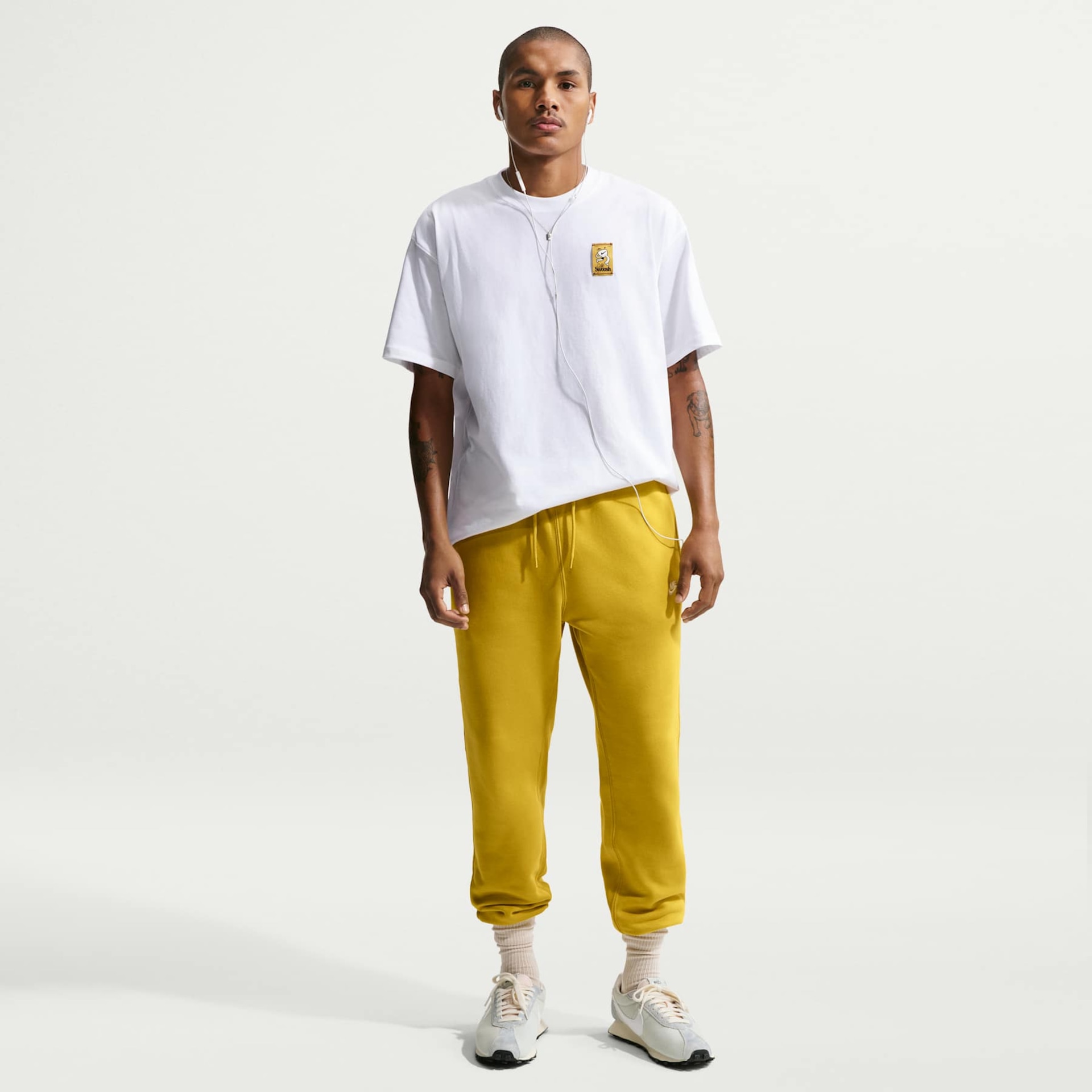 Camiseta Nike Sportswear Swoosh Masculina - Foto 4