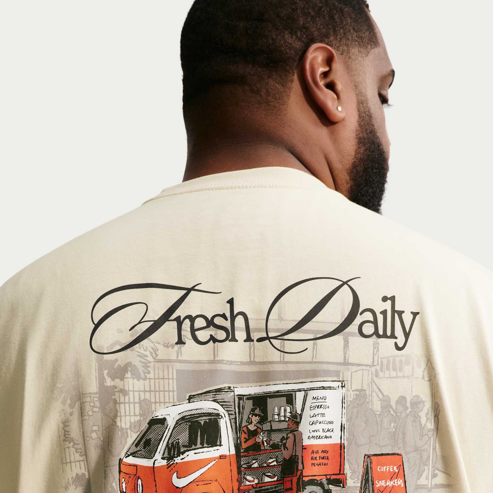 Camiseta Nike Sportswear Swoosh Masculina - Foto 7