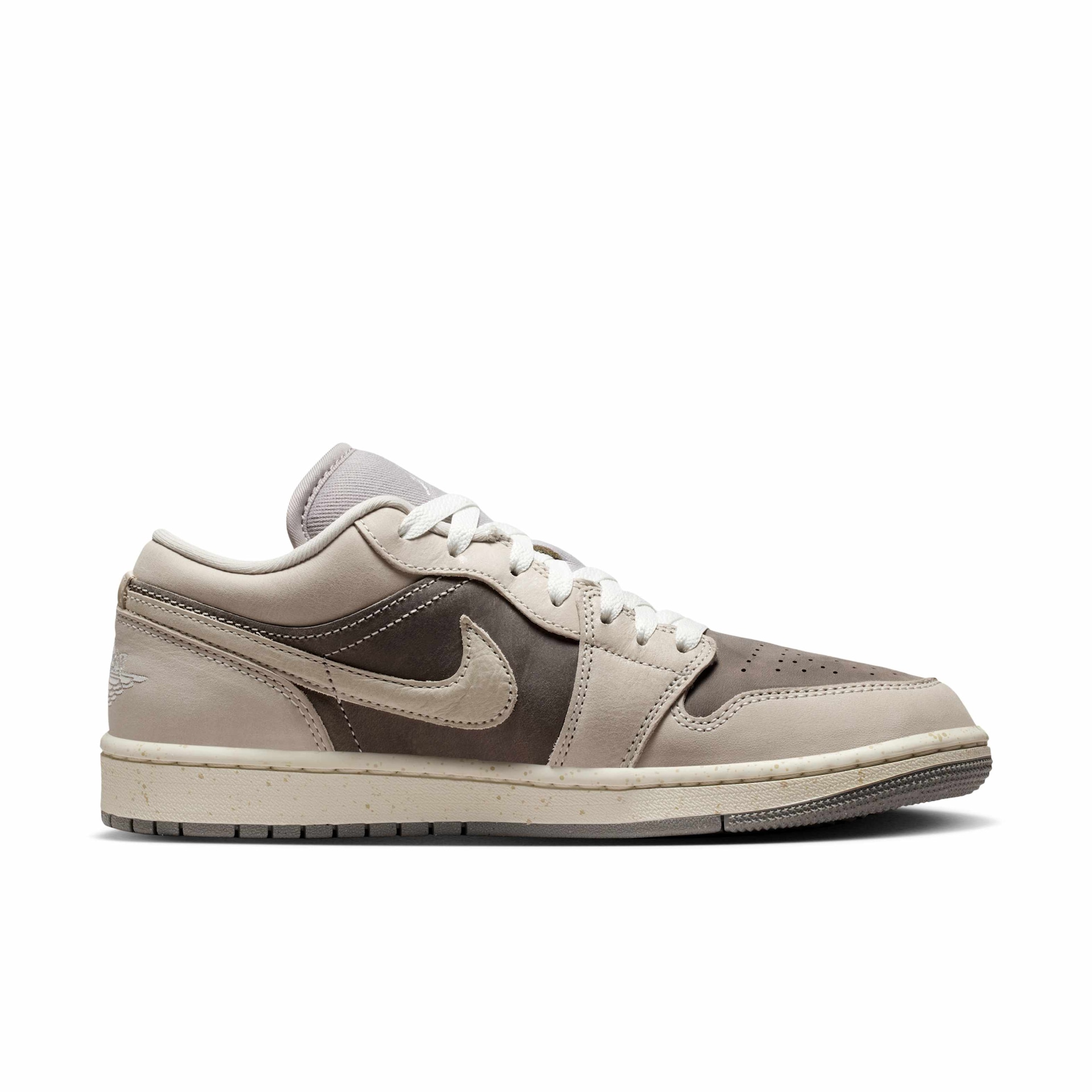 Tênis Air Jordan 1 Low SE Feminino - Foto 3