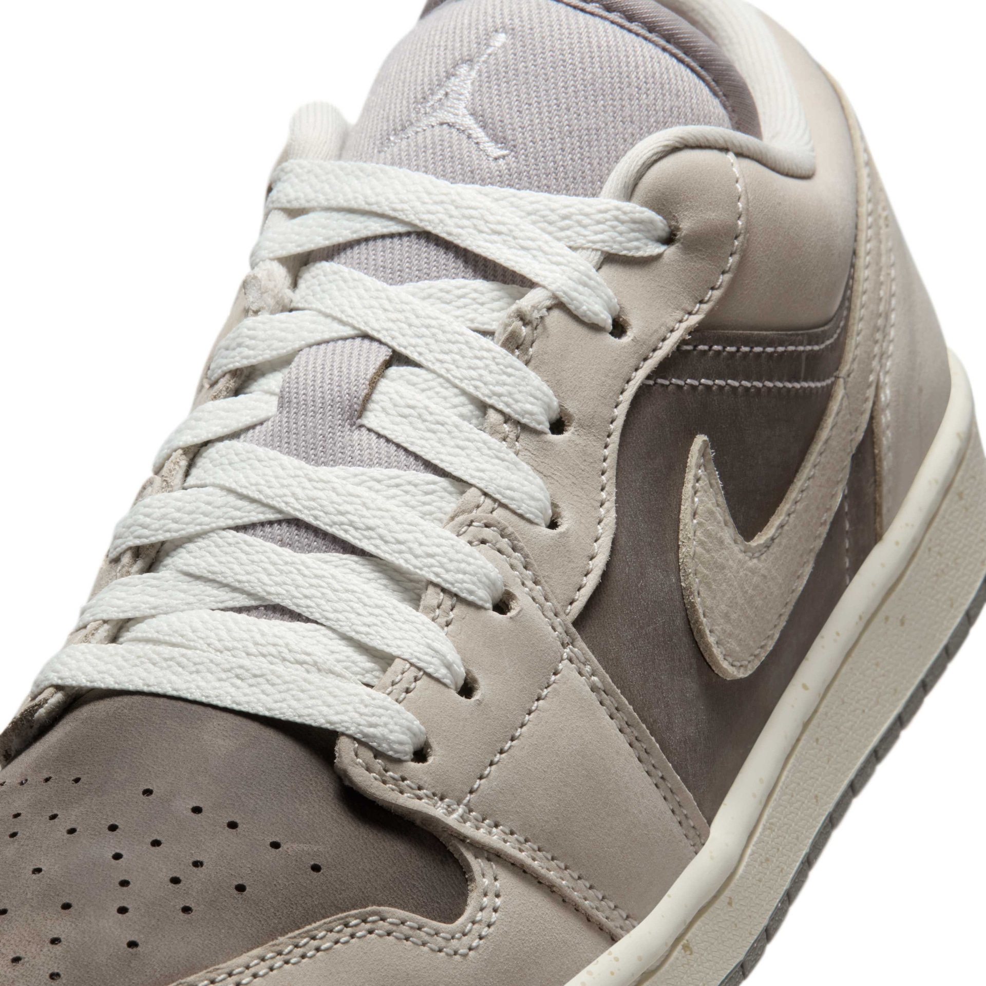 Tênis Air Jordan 1 Low SE Feminino - Foto 7