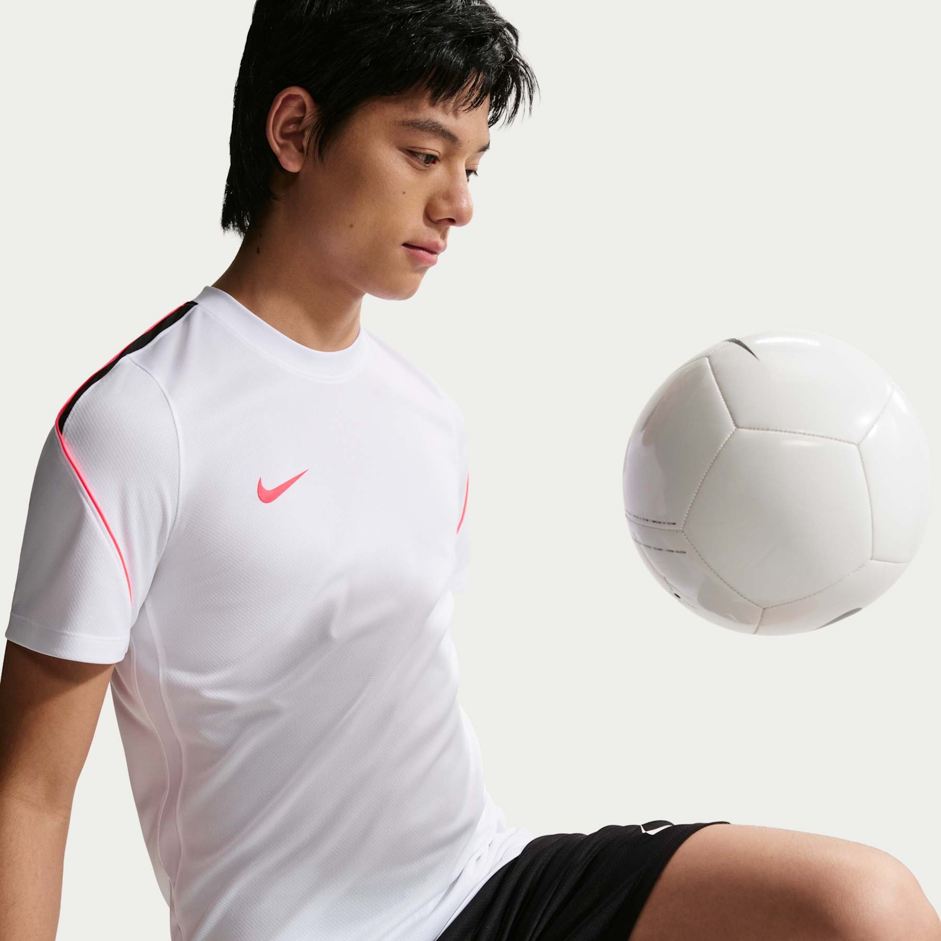 Camiseta Dri-FIT Nike Strike Masculina - Foto 4