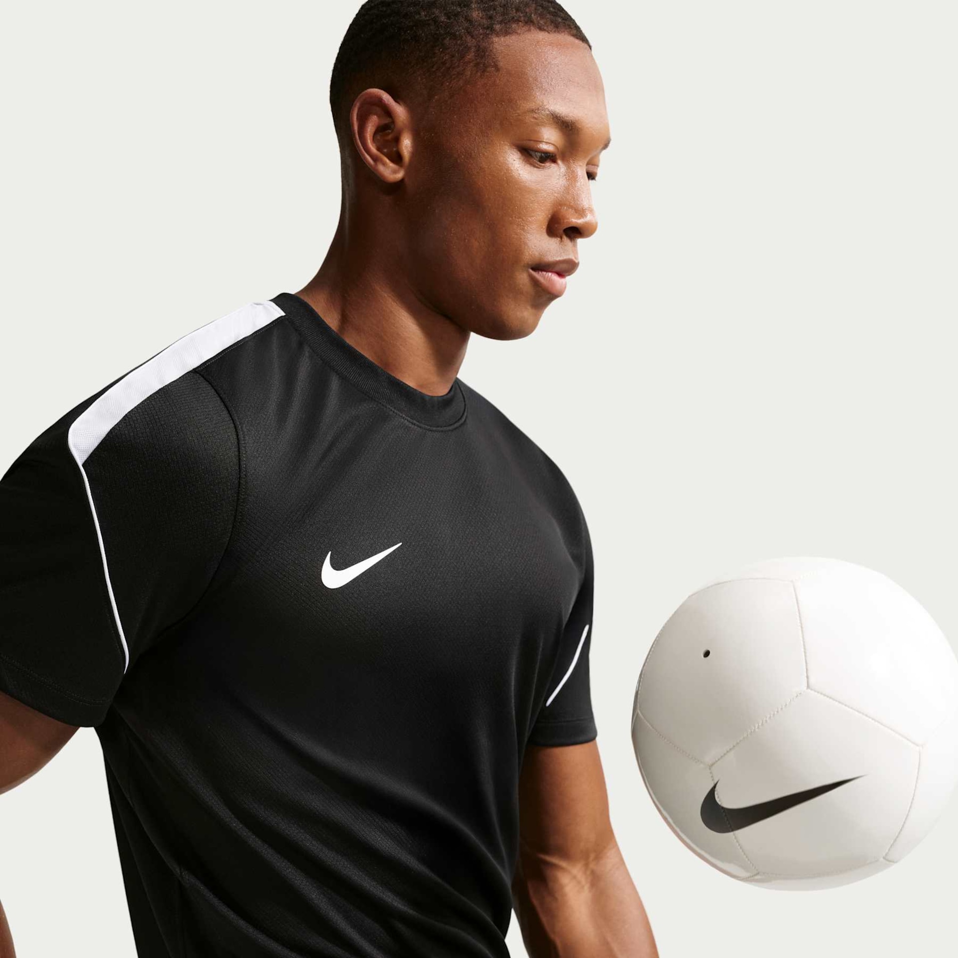 Camiseta Dri-FIT Nike Strike Masculina - Foto 3
