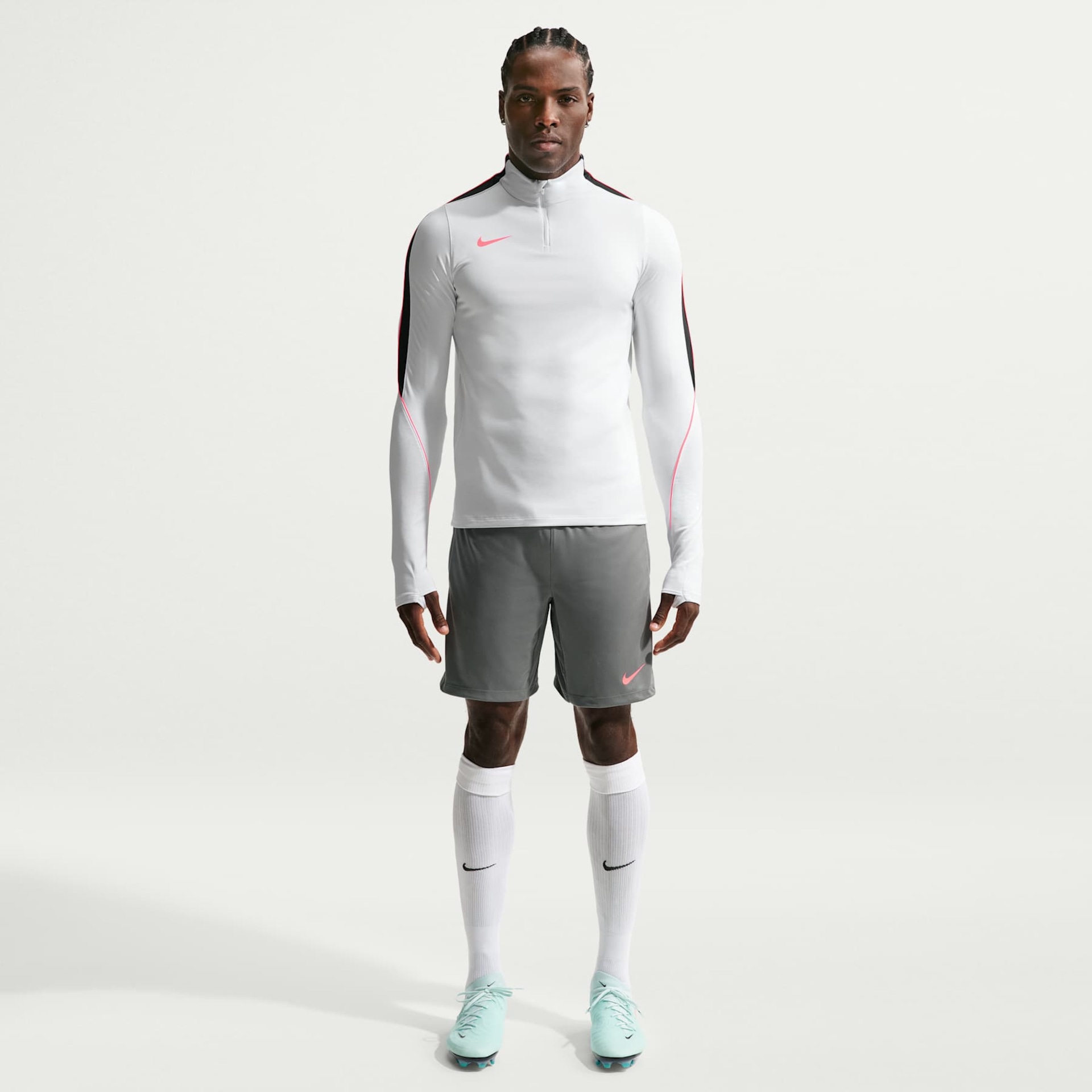 Camiseta Dri-FIT Nike Manga Longa Strike Masculina - Foto 4