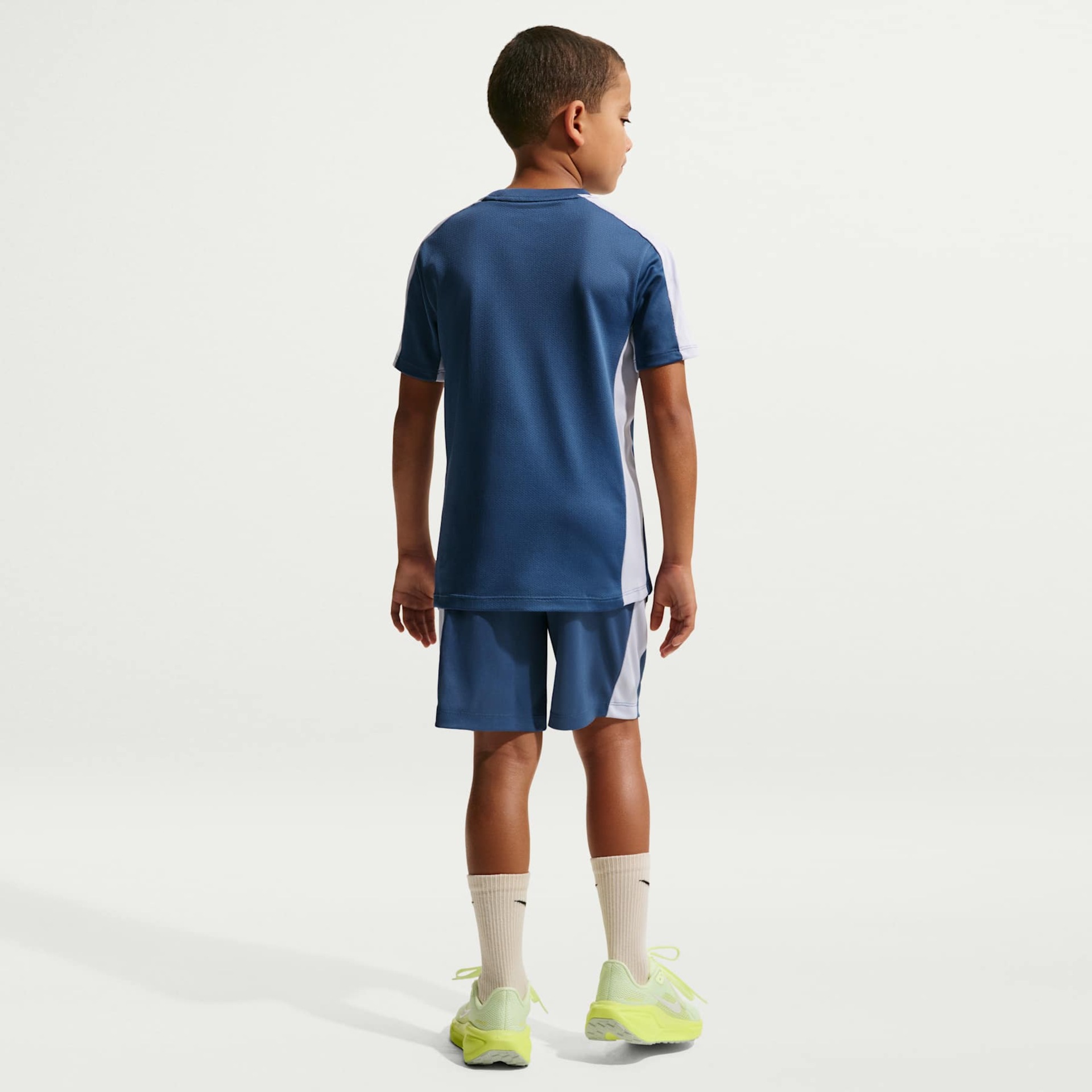 Camiseta Dri-FIT Nike Trophy 23 Infantil - Foto 5