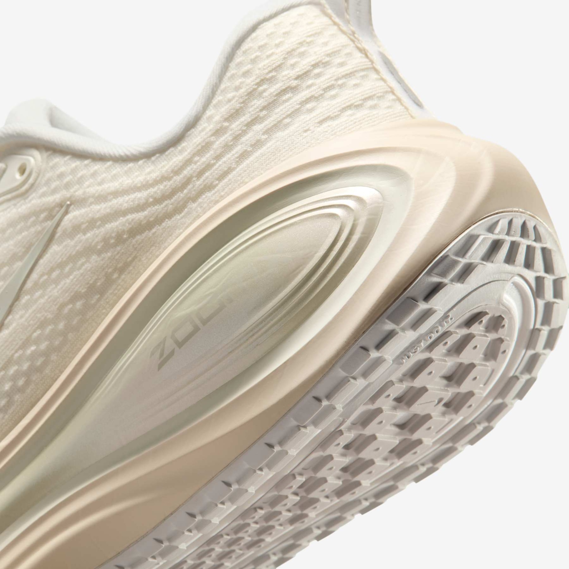 Tênis Nike Vomero Plus Feminino - Foto 8