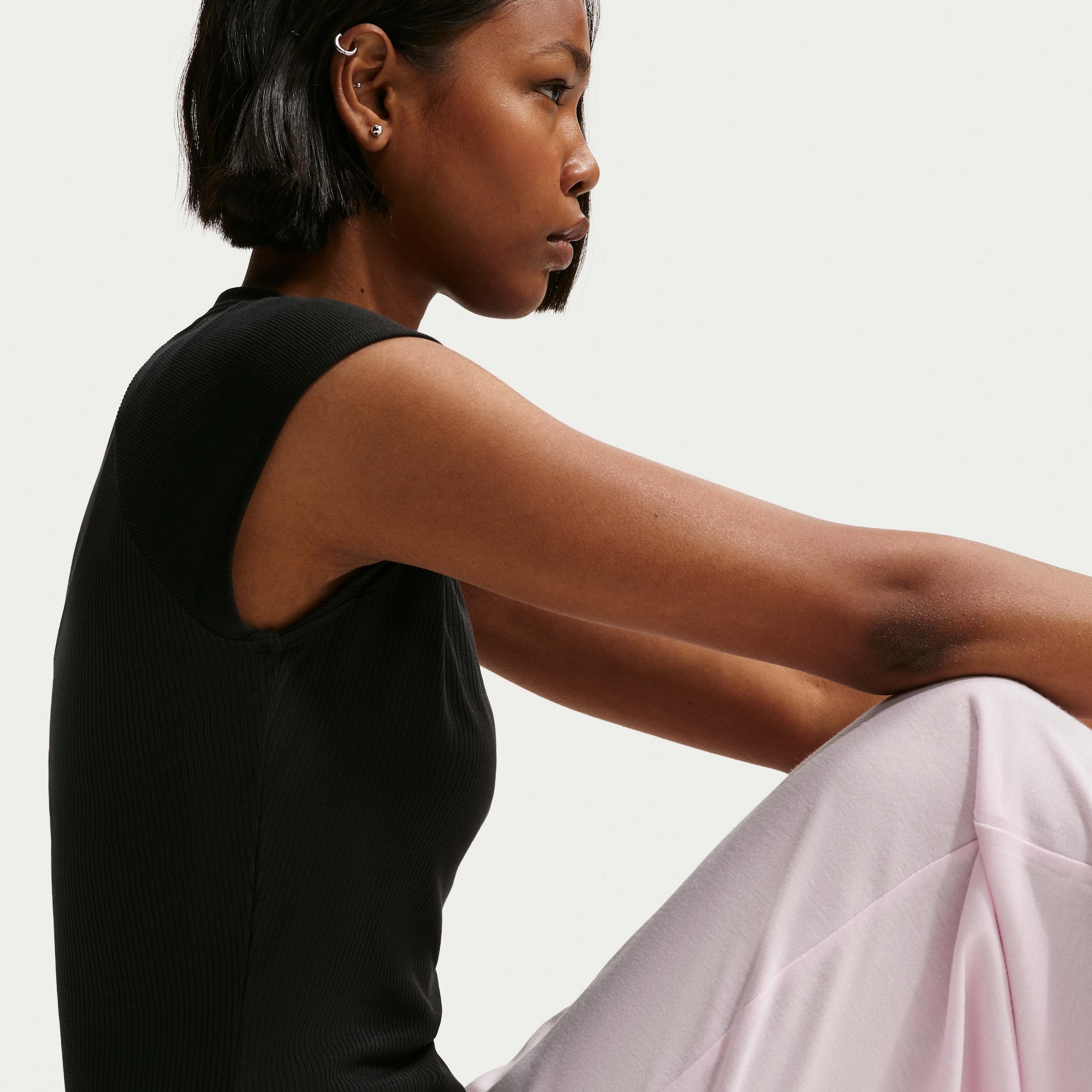 Camiseta Nike Sportswear Chill Knit Feminina - Foto 3