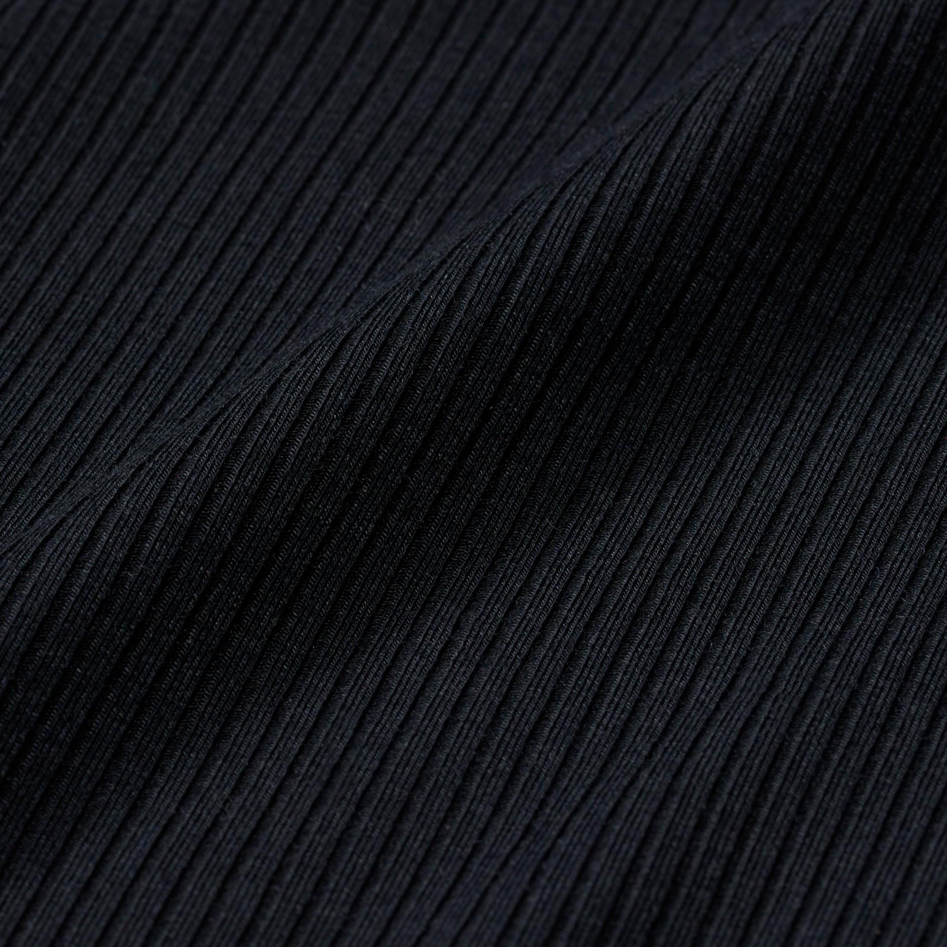 Camiseta Nike Sportswear Chill Knit Feminina - Foto 6