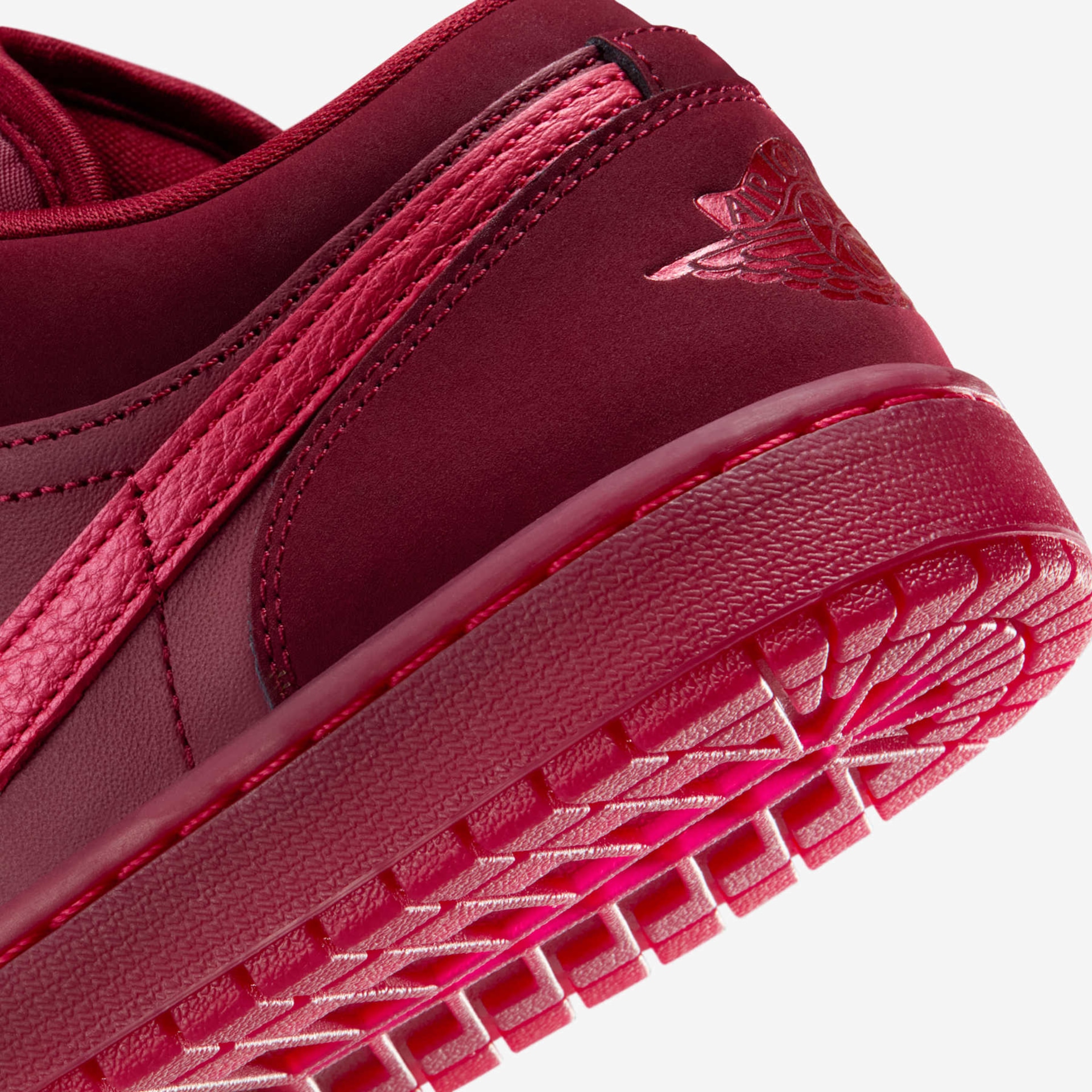 Tênis Nike Air Jordan 1 Low SE Feminino - Foto 8