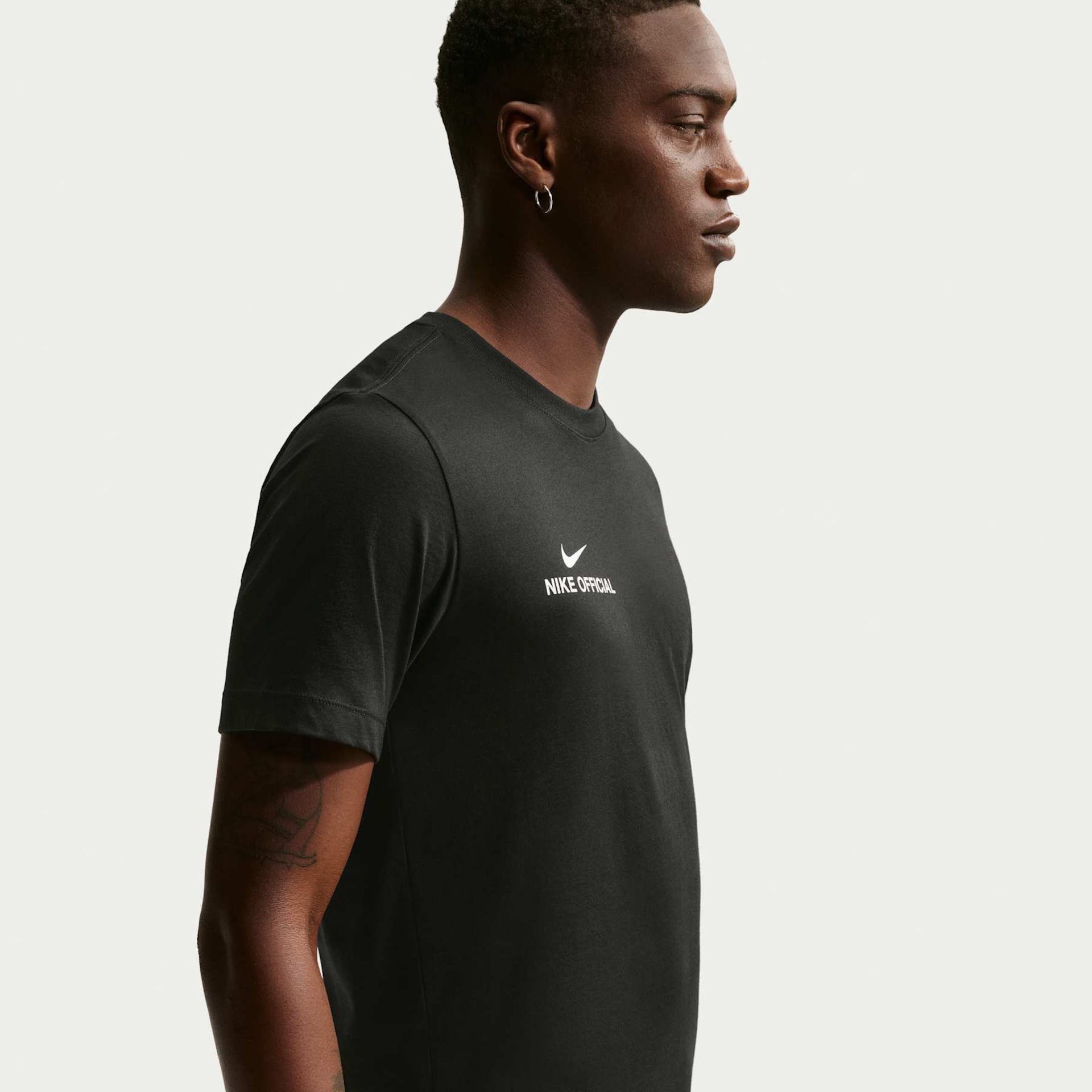 Camiseta Nike Sportswear Official Masculina - Foto 3