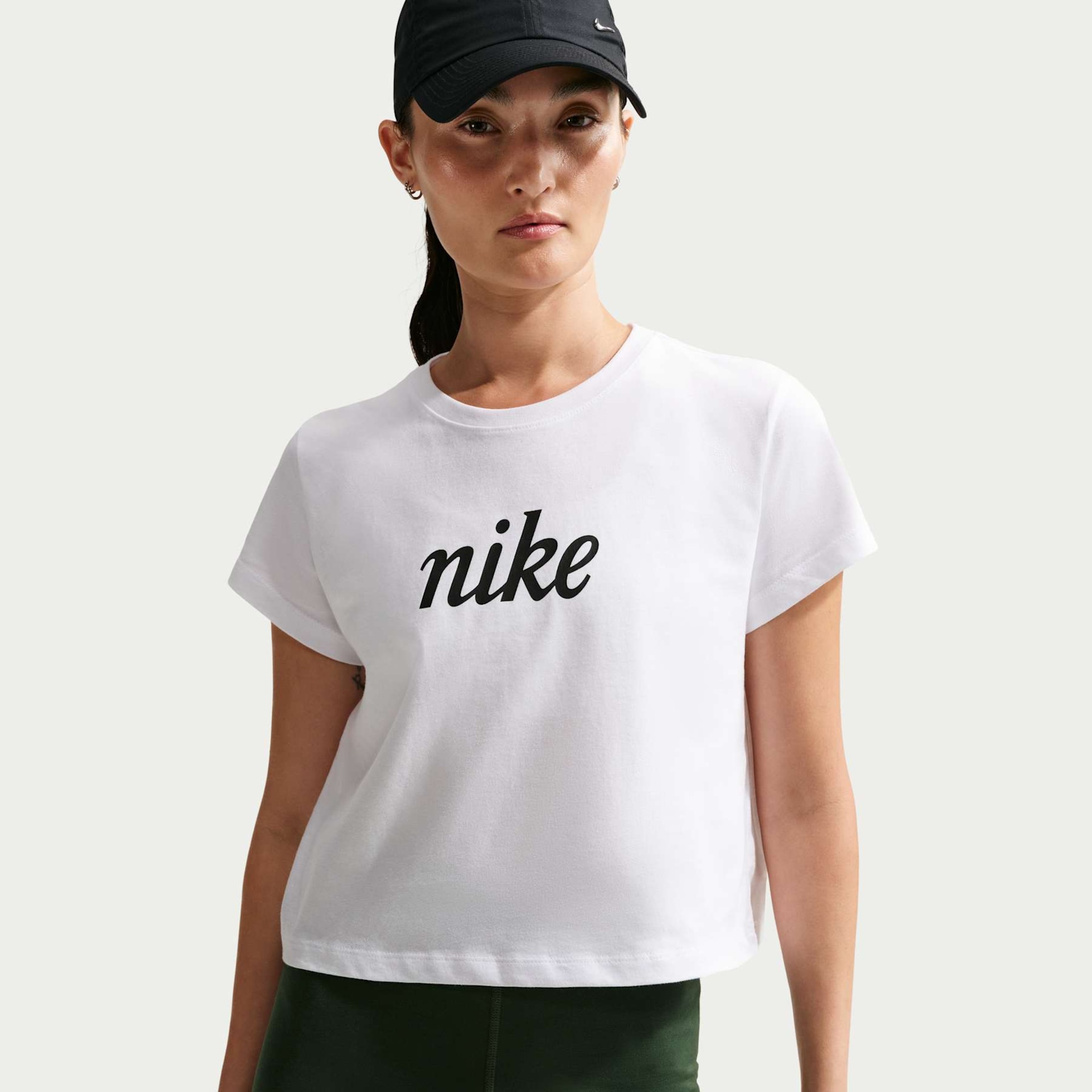 Imagem principal de Camiseta Nike Sportswear Club Heritage Feminina