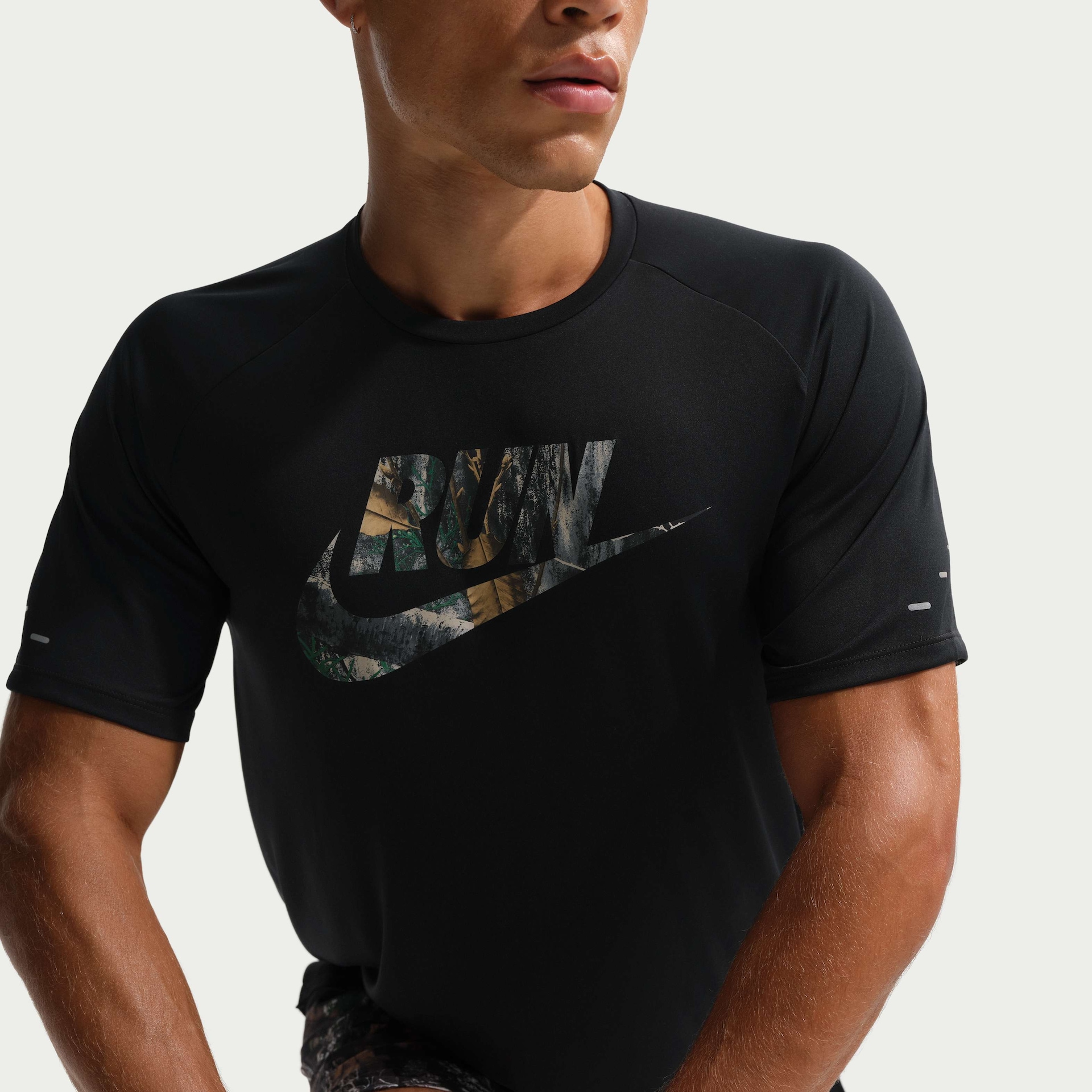 Camiseta Nike Stride Realtree Masculina - Foto 3