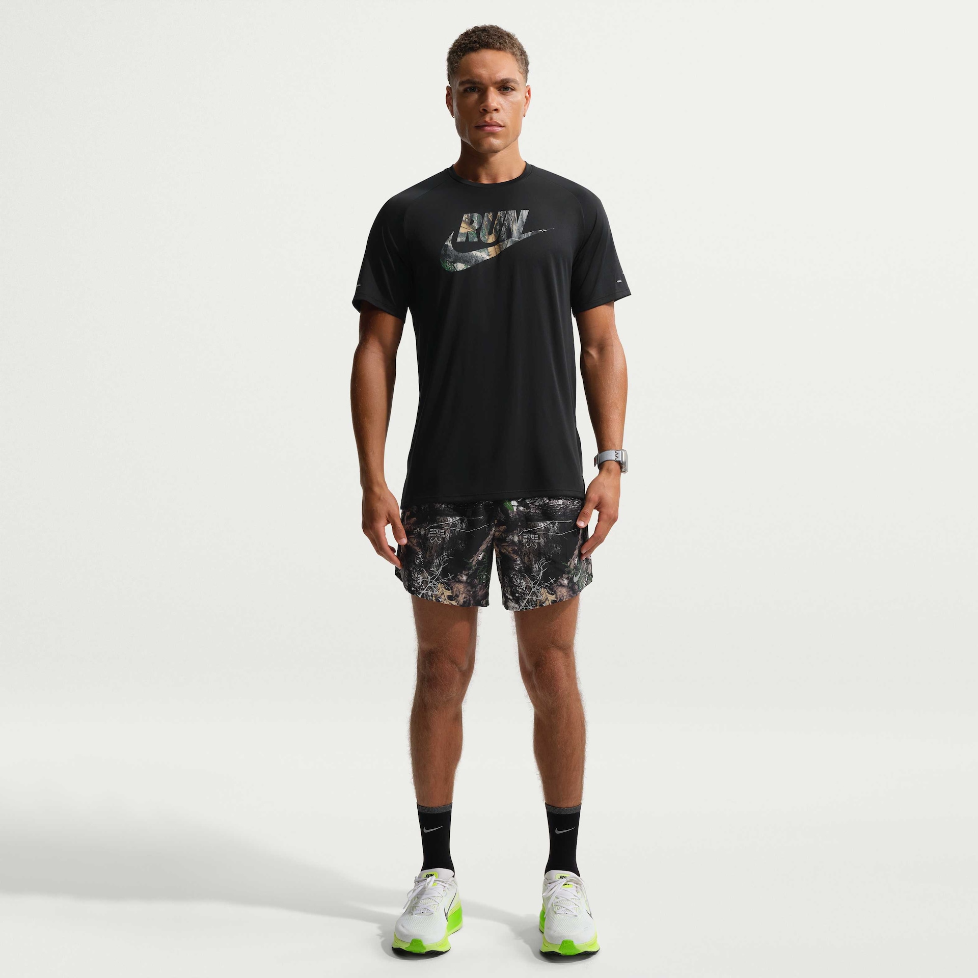 Camiseta Nike Stride Realtree Masculina - Foto 4