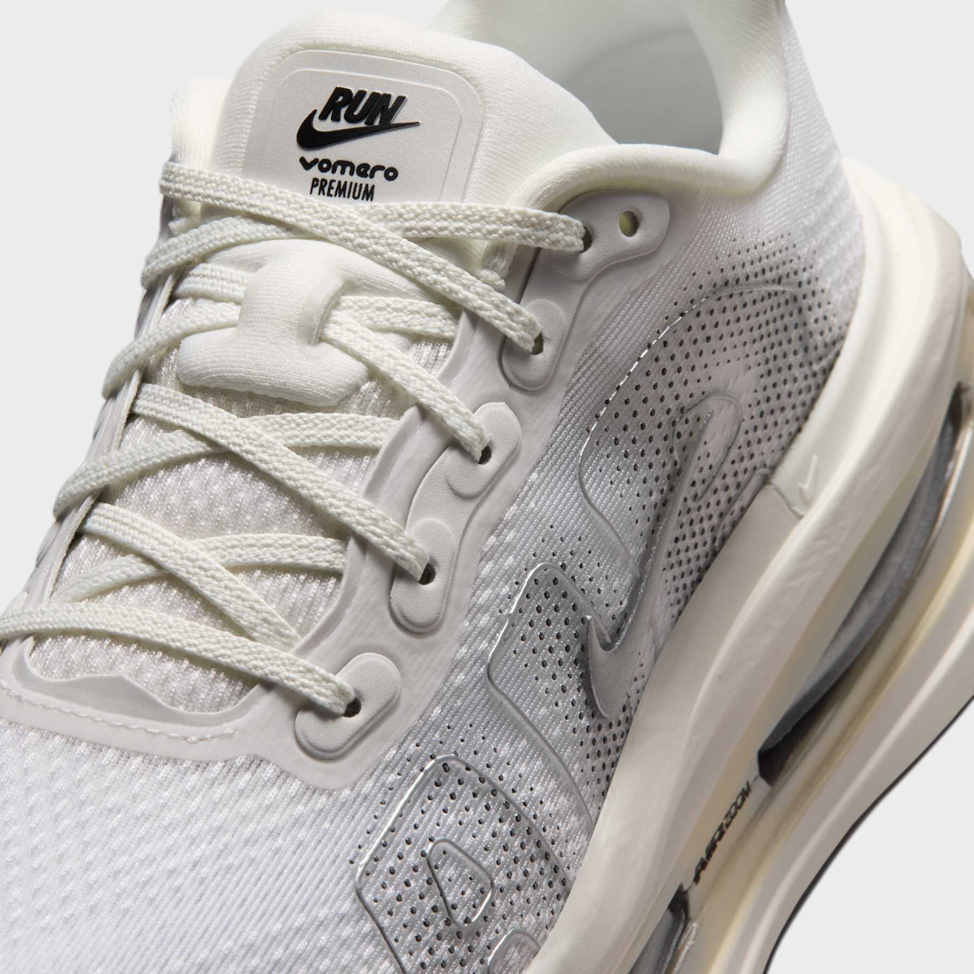 Tênis Nike Vomero Premium Feminino - Foto 7