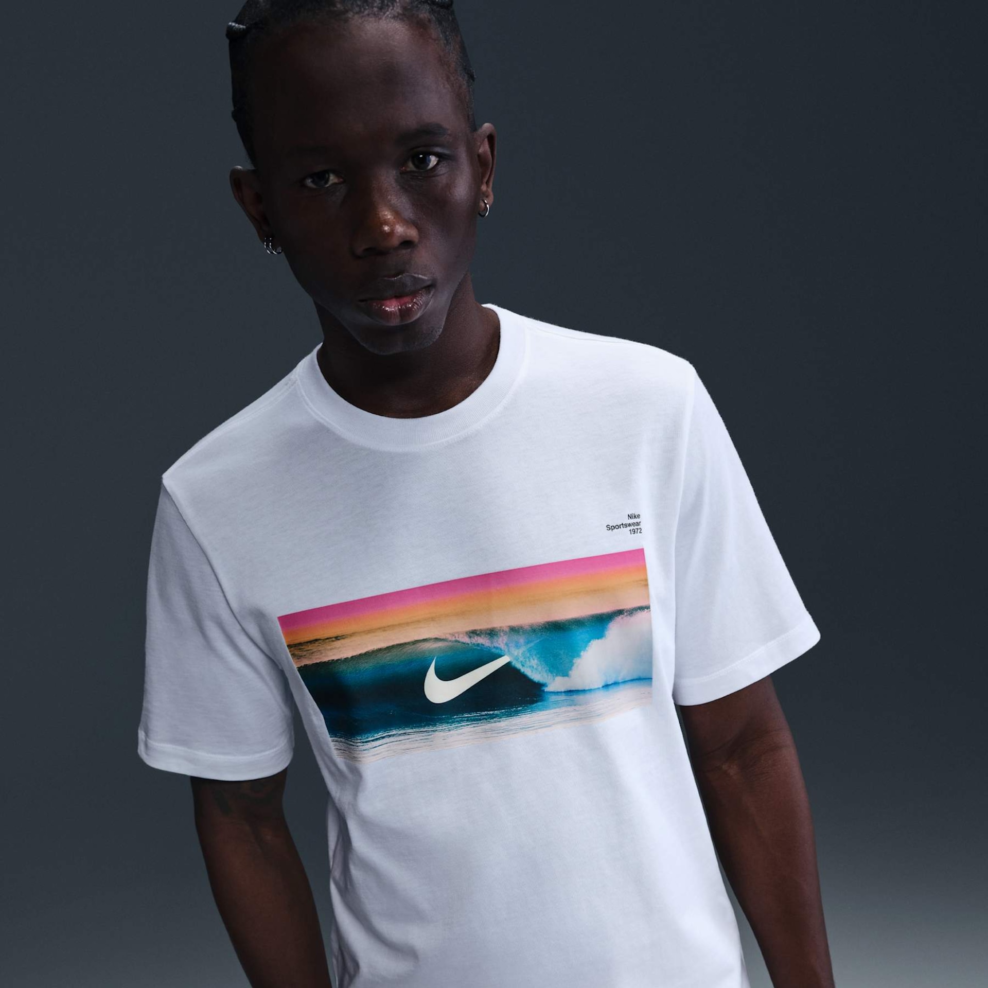 Camiseta Nike Sportswear Photo Masculina - Foto 1