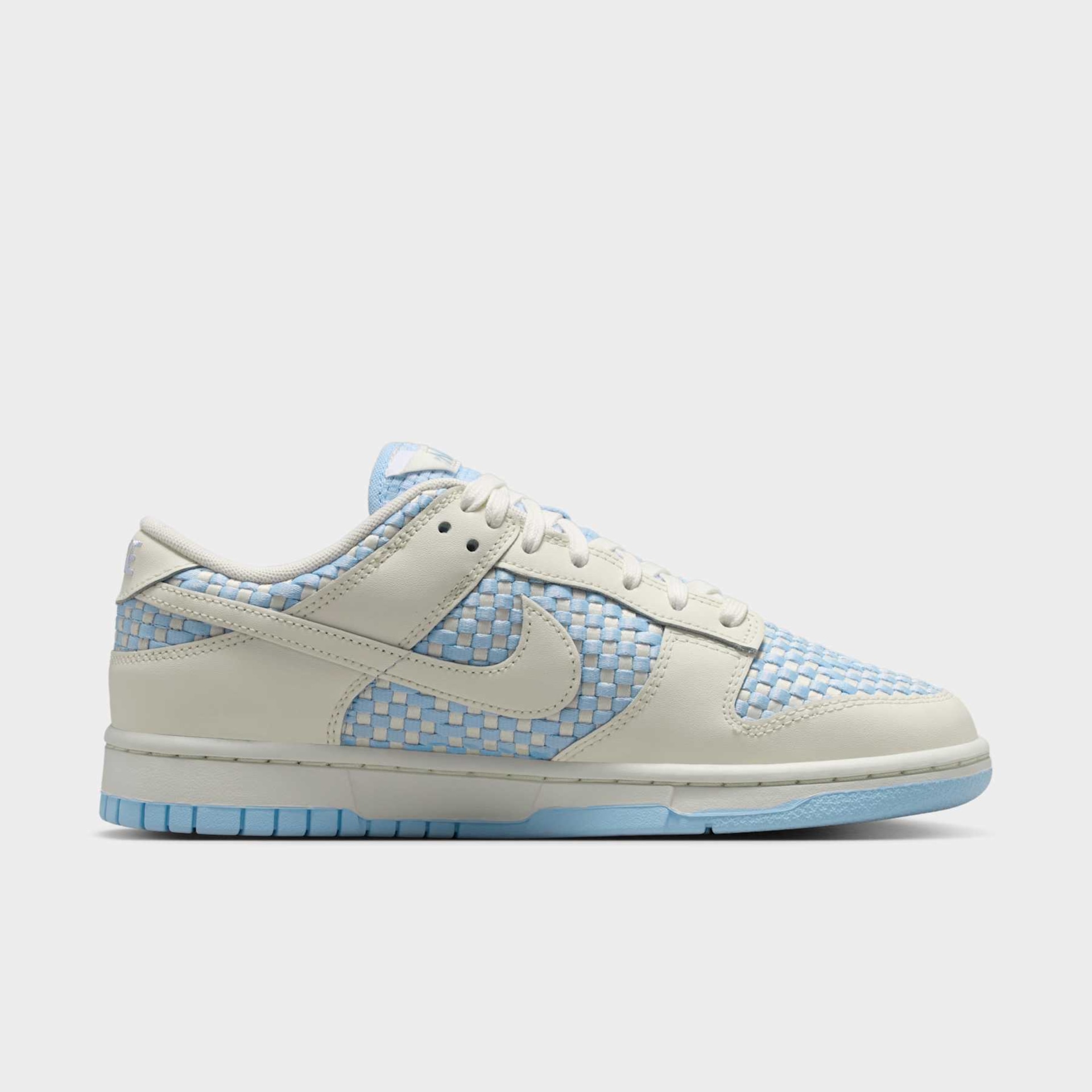Tênis Nike Dunk Low Woven Feminino - Foto 3