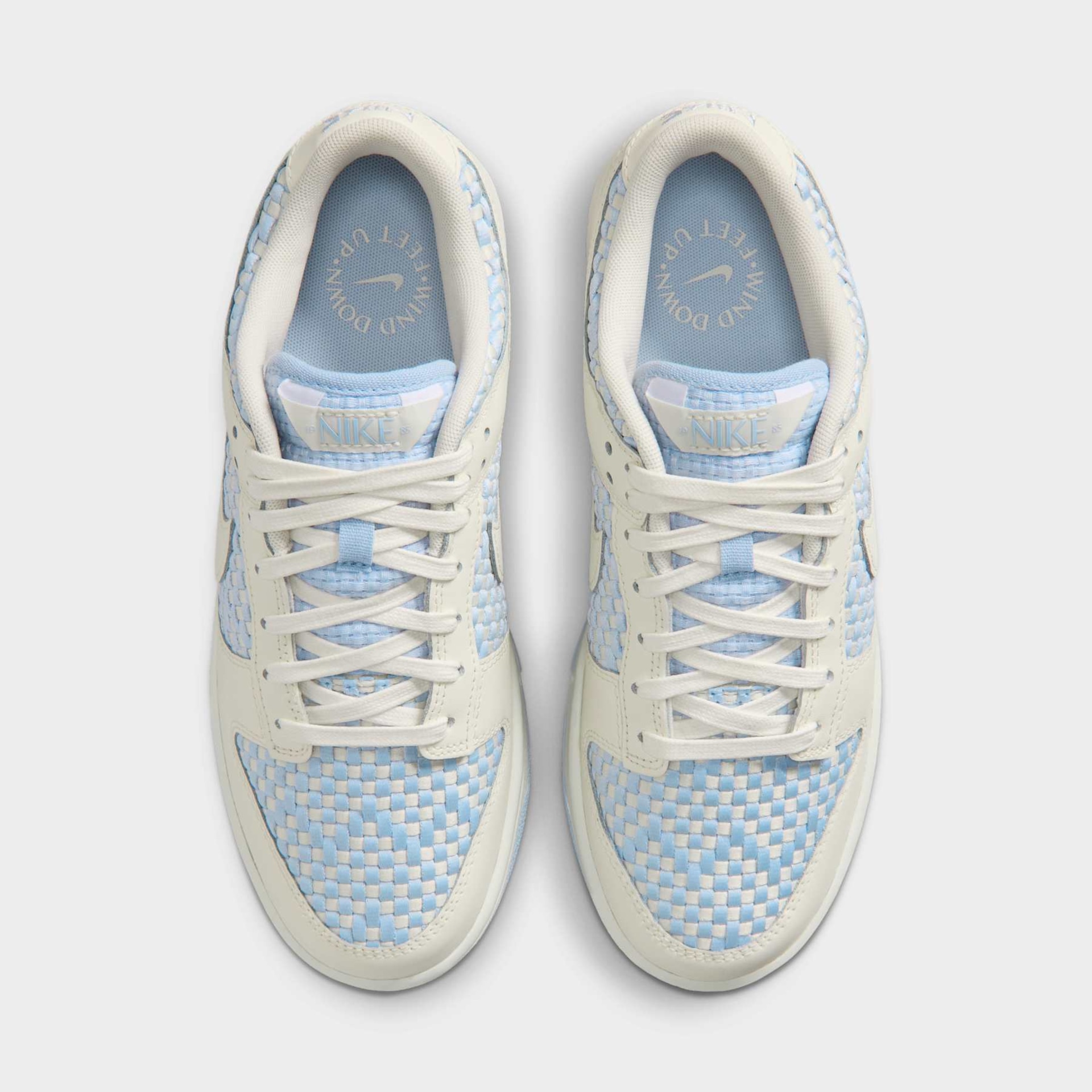 Tênis Nike Dunk Low Woven Feminino - Foto 4