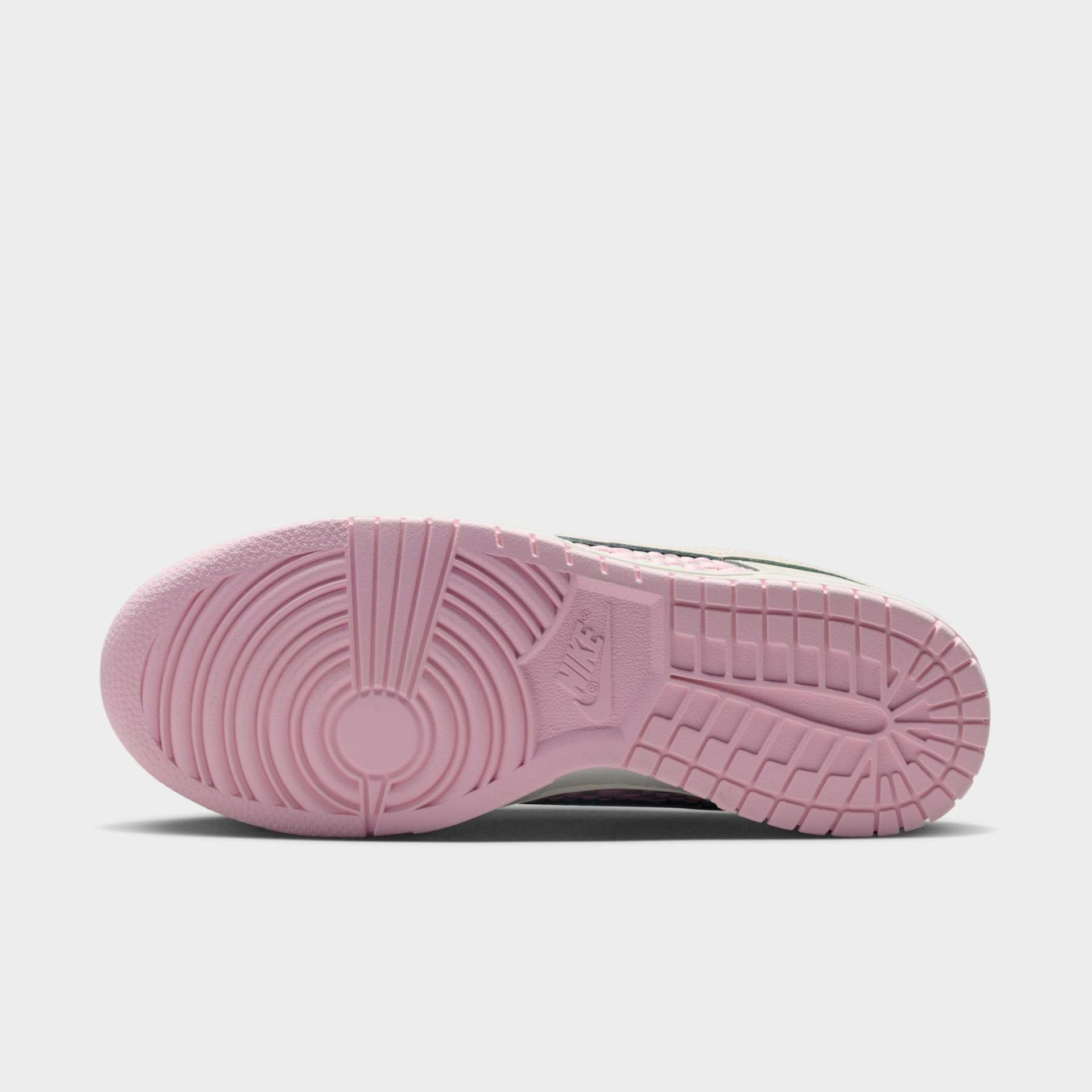 Tênis Nike Dunk Low Woven Feminino - Foto 2