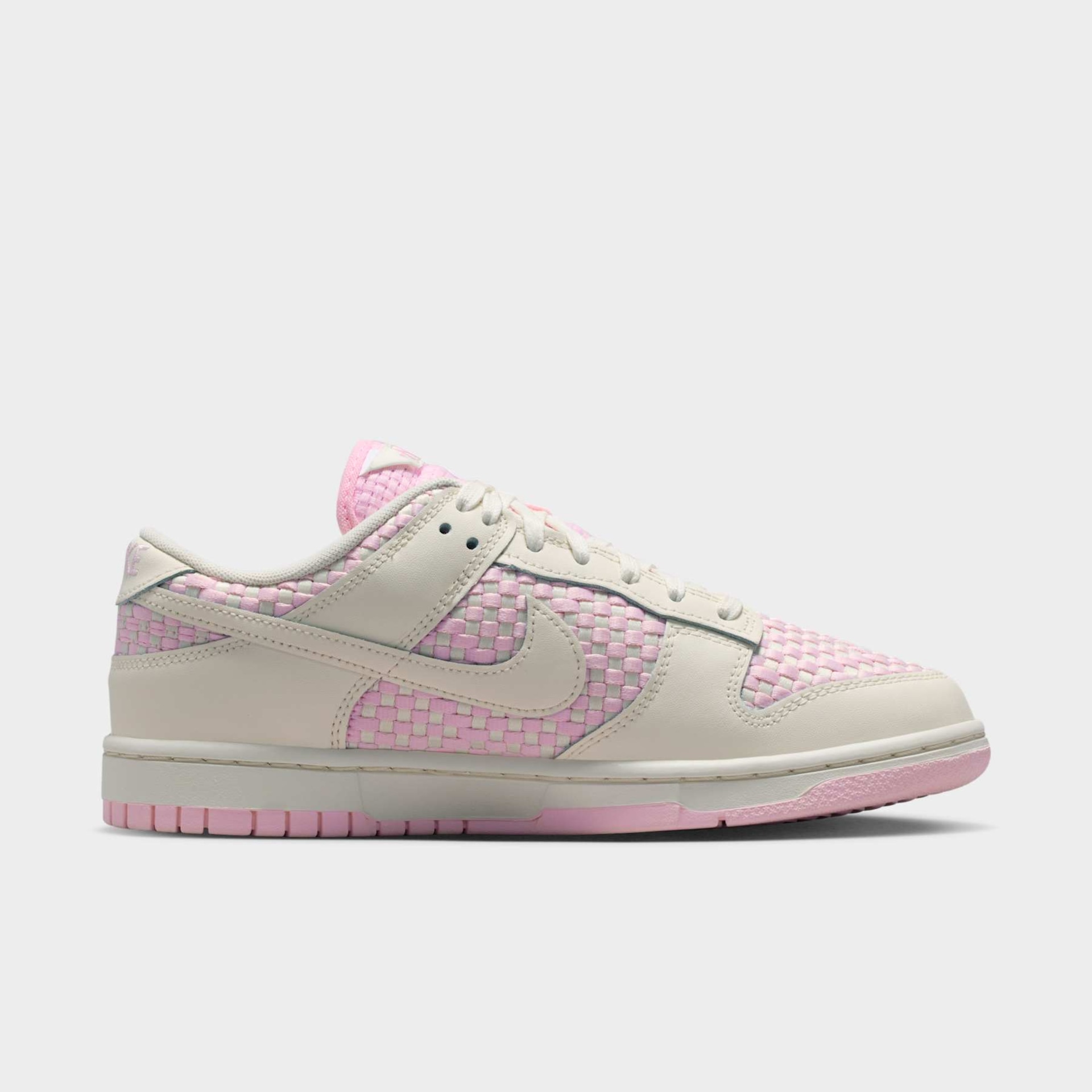 Tênis Nike Dunk Low Woven Feminino - Foto 3