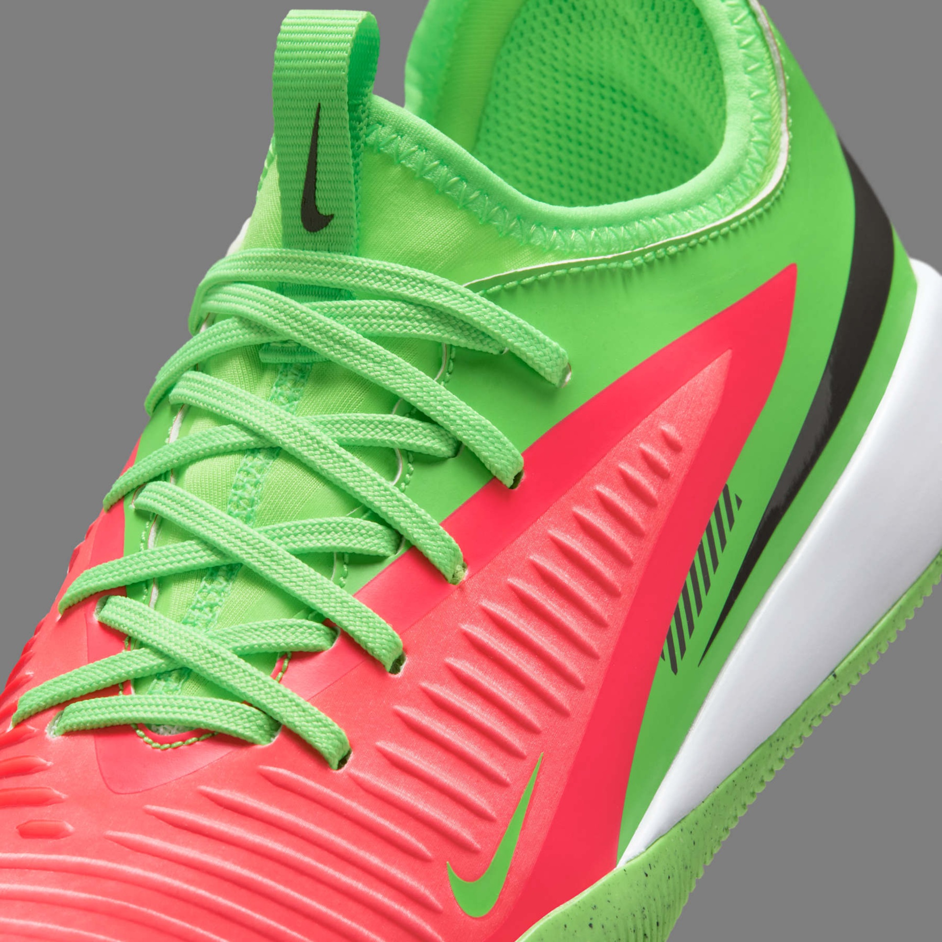 Chuteira Futsal Nike Phantom 6 Club Low Infantil - Foto 7