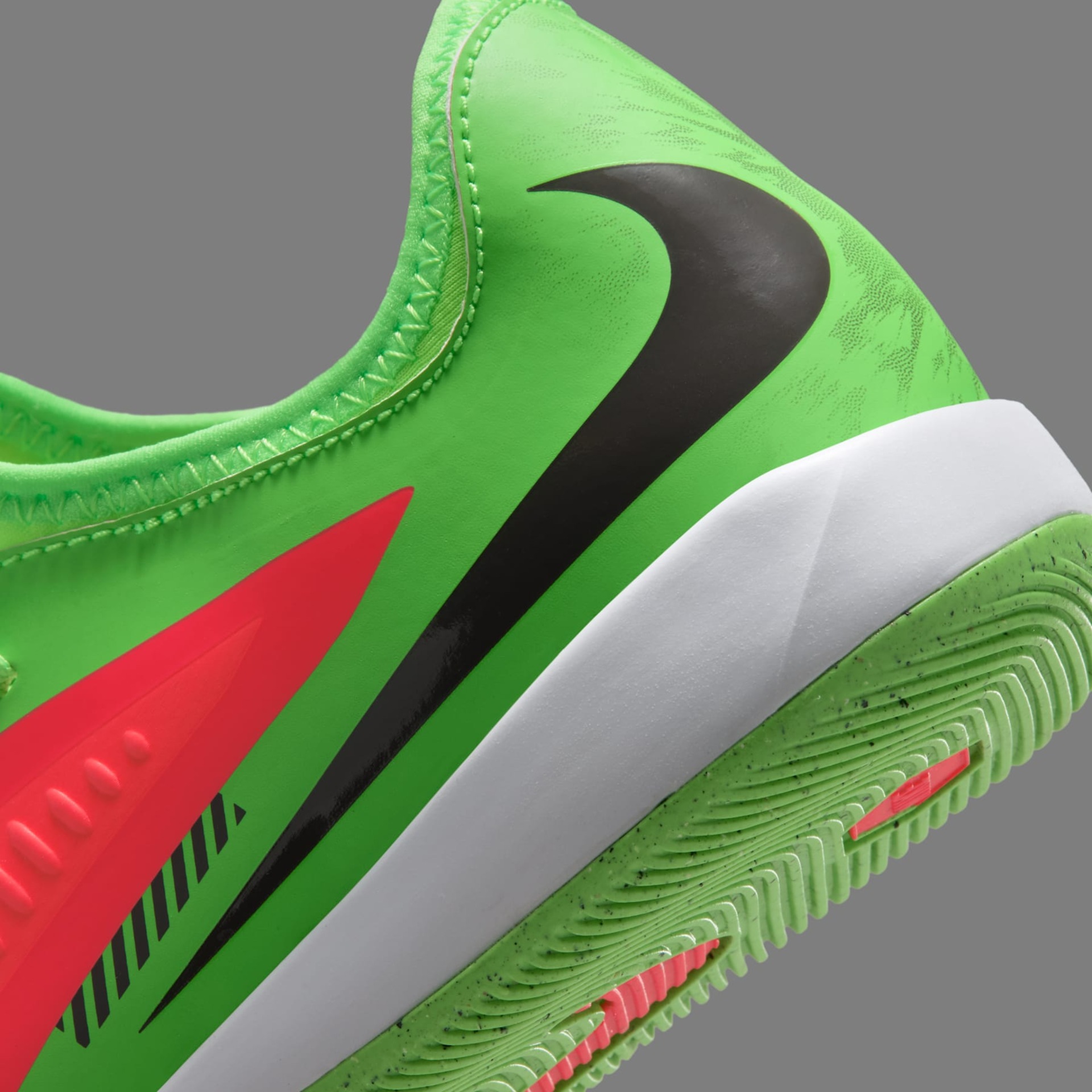 Chuteira Futsal Nike Phantom 6 Club Low Infantil - Foto 8