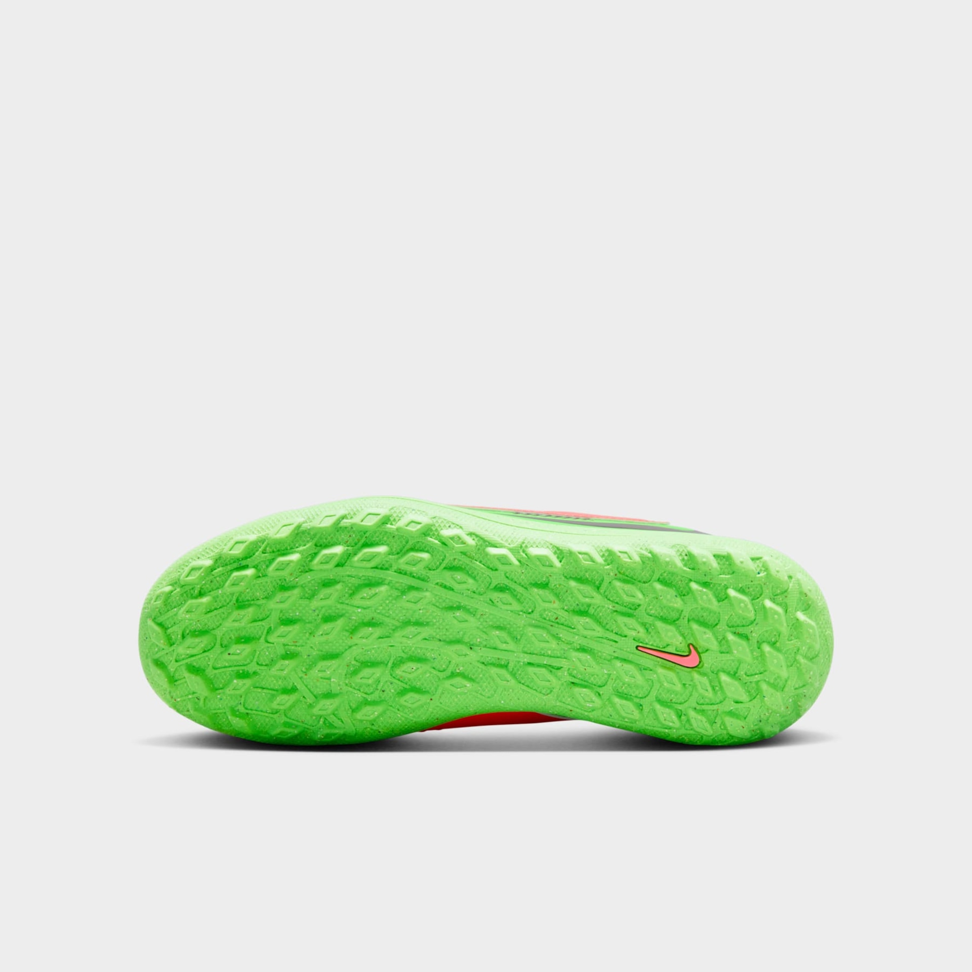 Chuteira Society Nike Phantom 6 Club Low Infantil - Foto 2