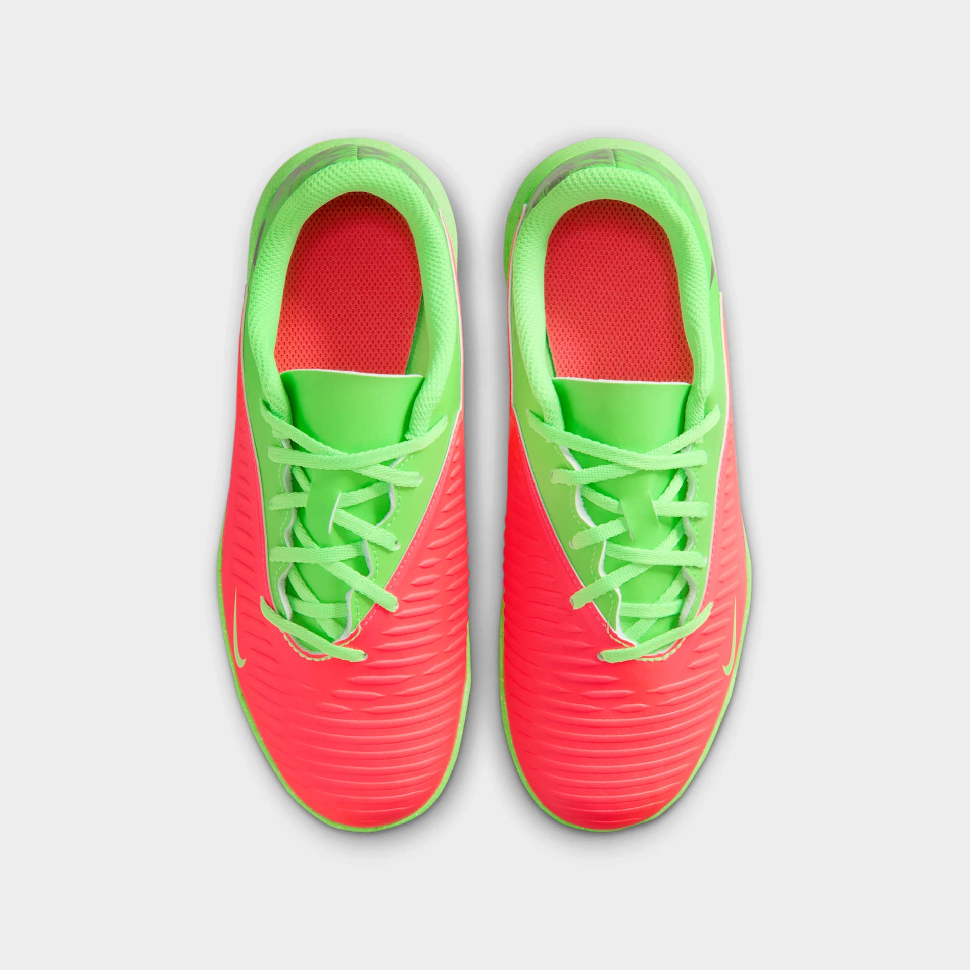 Chuteira Society Nike Phantom 6 Club Low Infantil - Foto 4