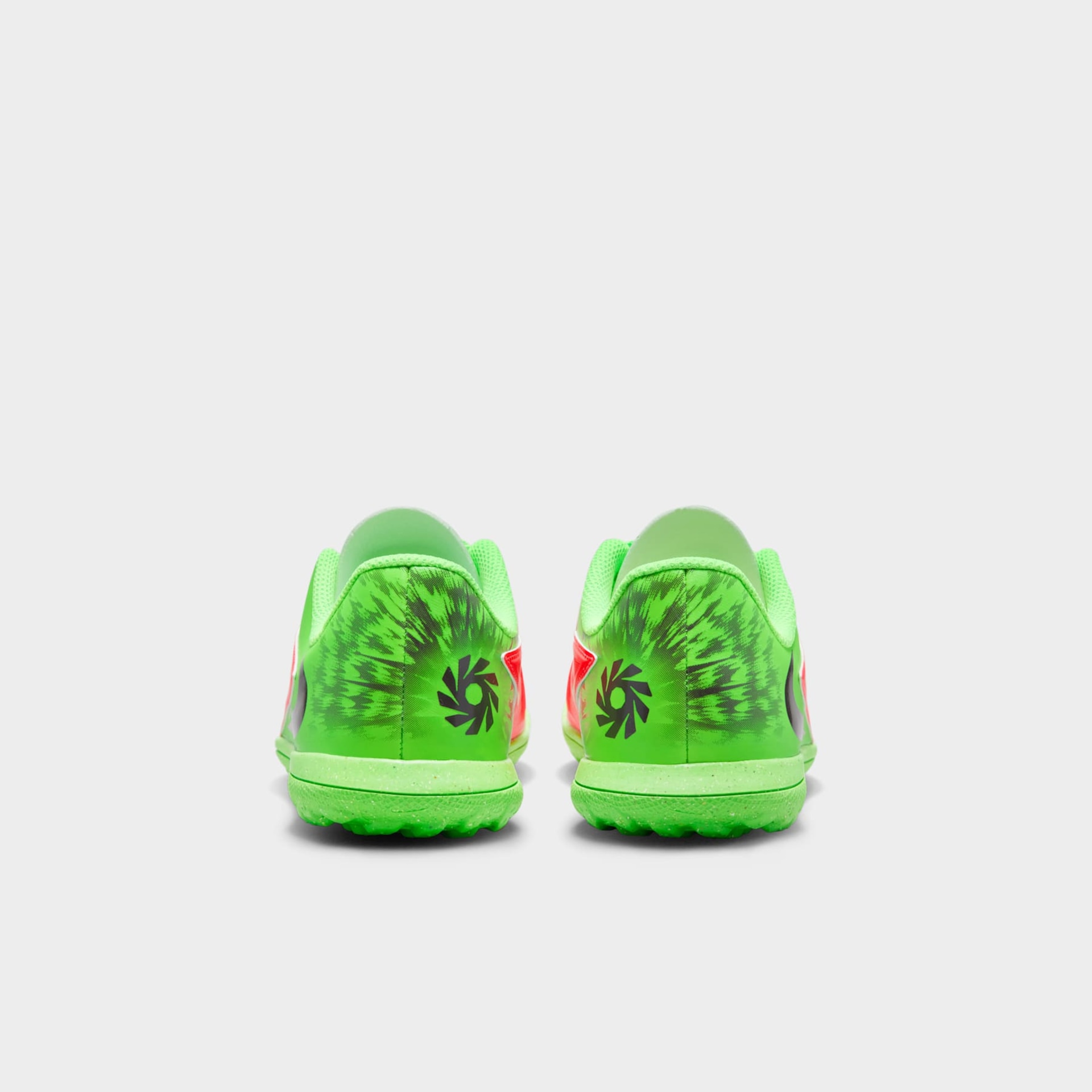 Chuteira Society Nike Phantom 6 Club Low Infantil - Foto 6
