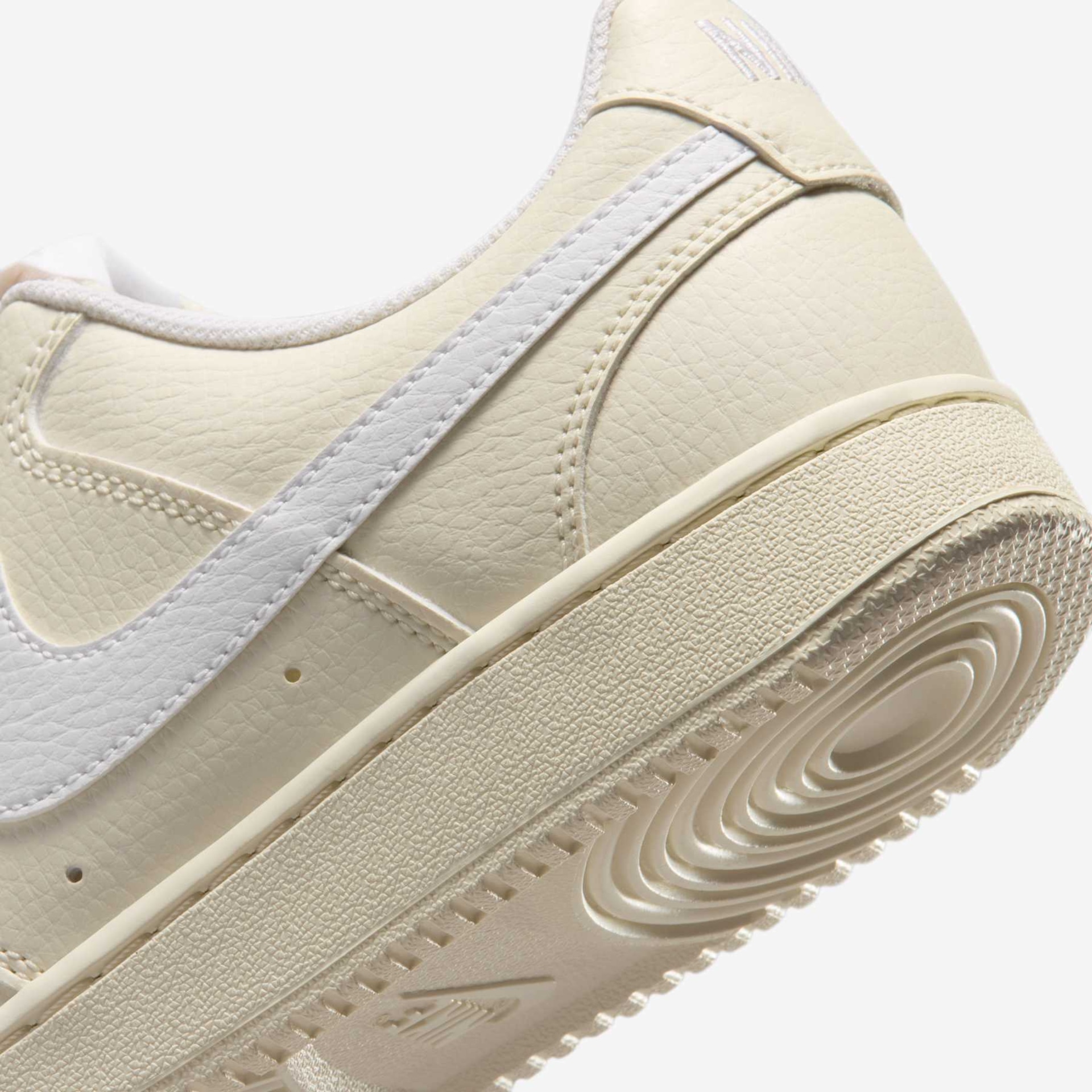 Tênis Nike Court Vision Low Feminino - Foto 8