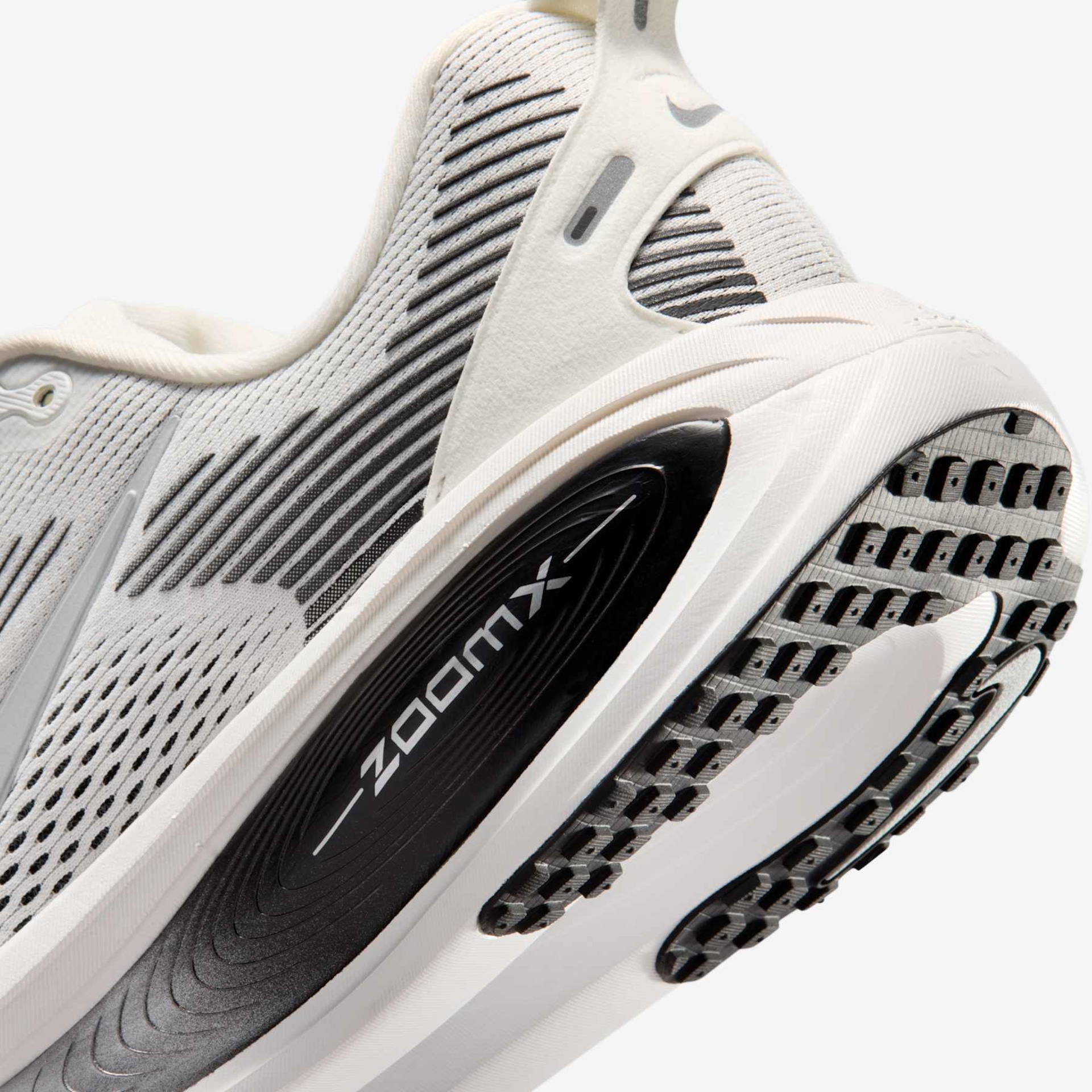 Tênis Nike Vomero 18 Masculino - Foto 8