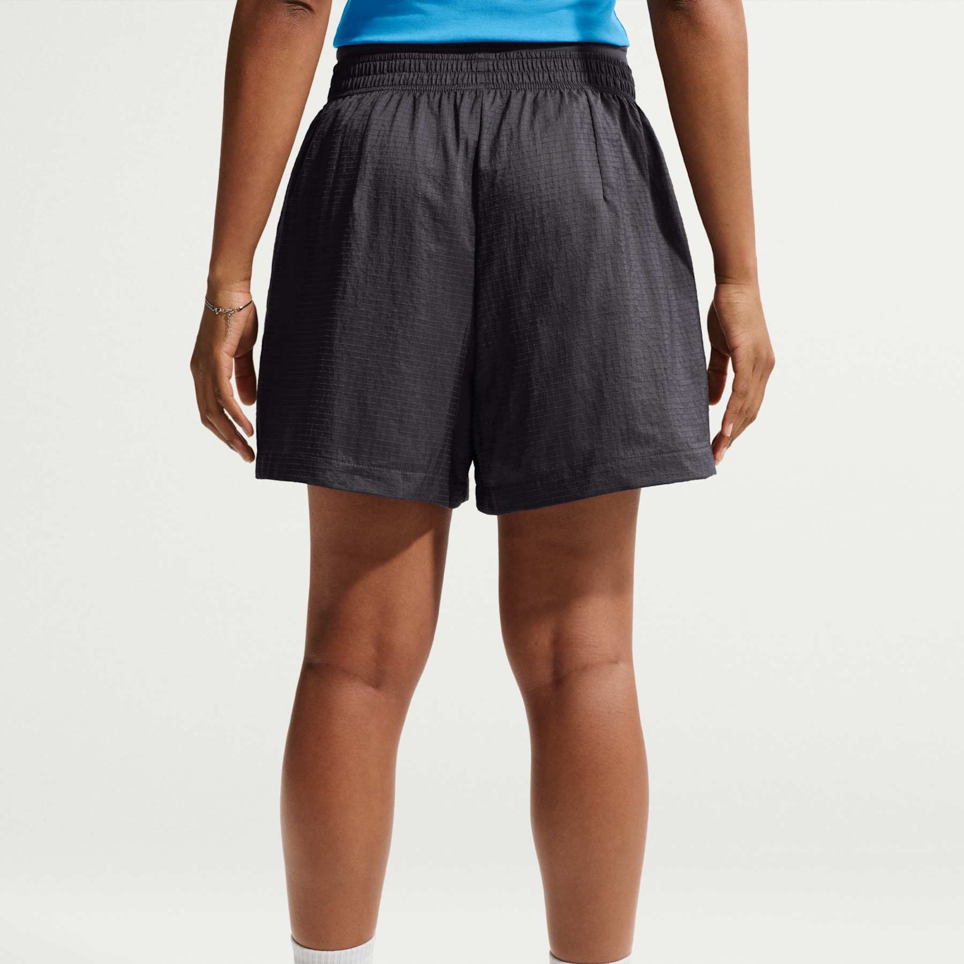 Shorts Nike Sportswear Lightweight Ripstop Feminino - Foto 3