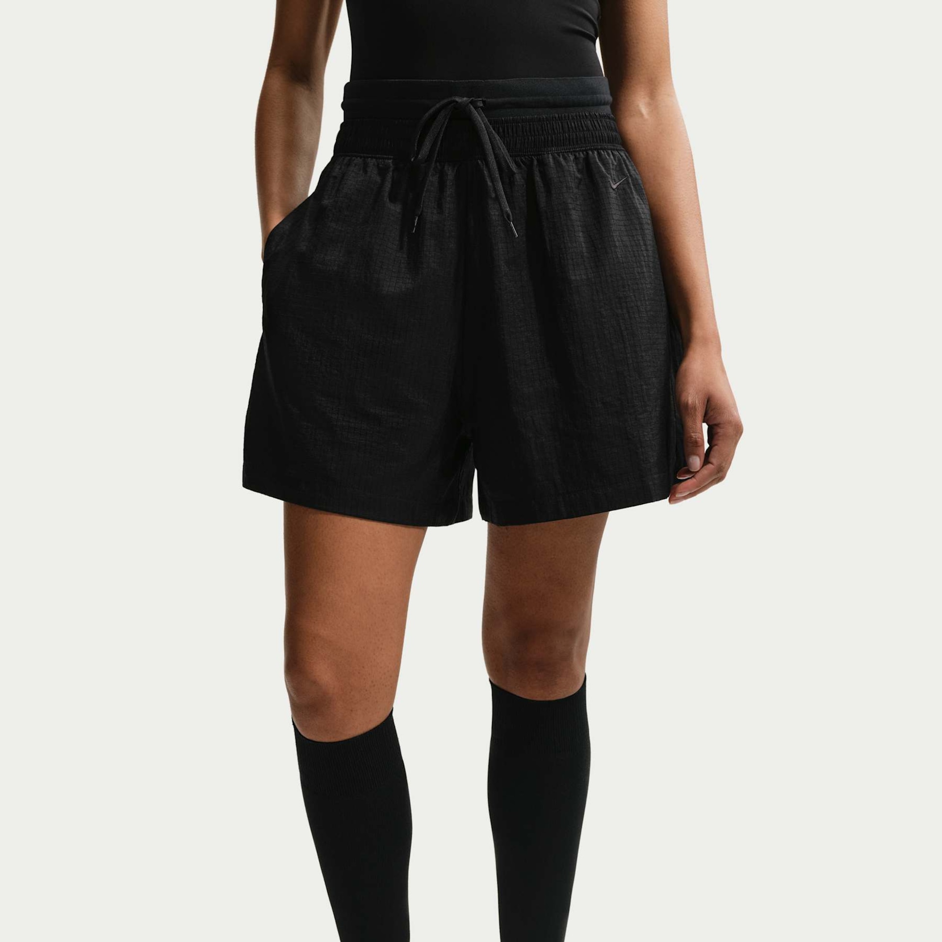 Shorts Nike Sportswear Lightweight Ripstop Feminino - Foto 2