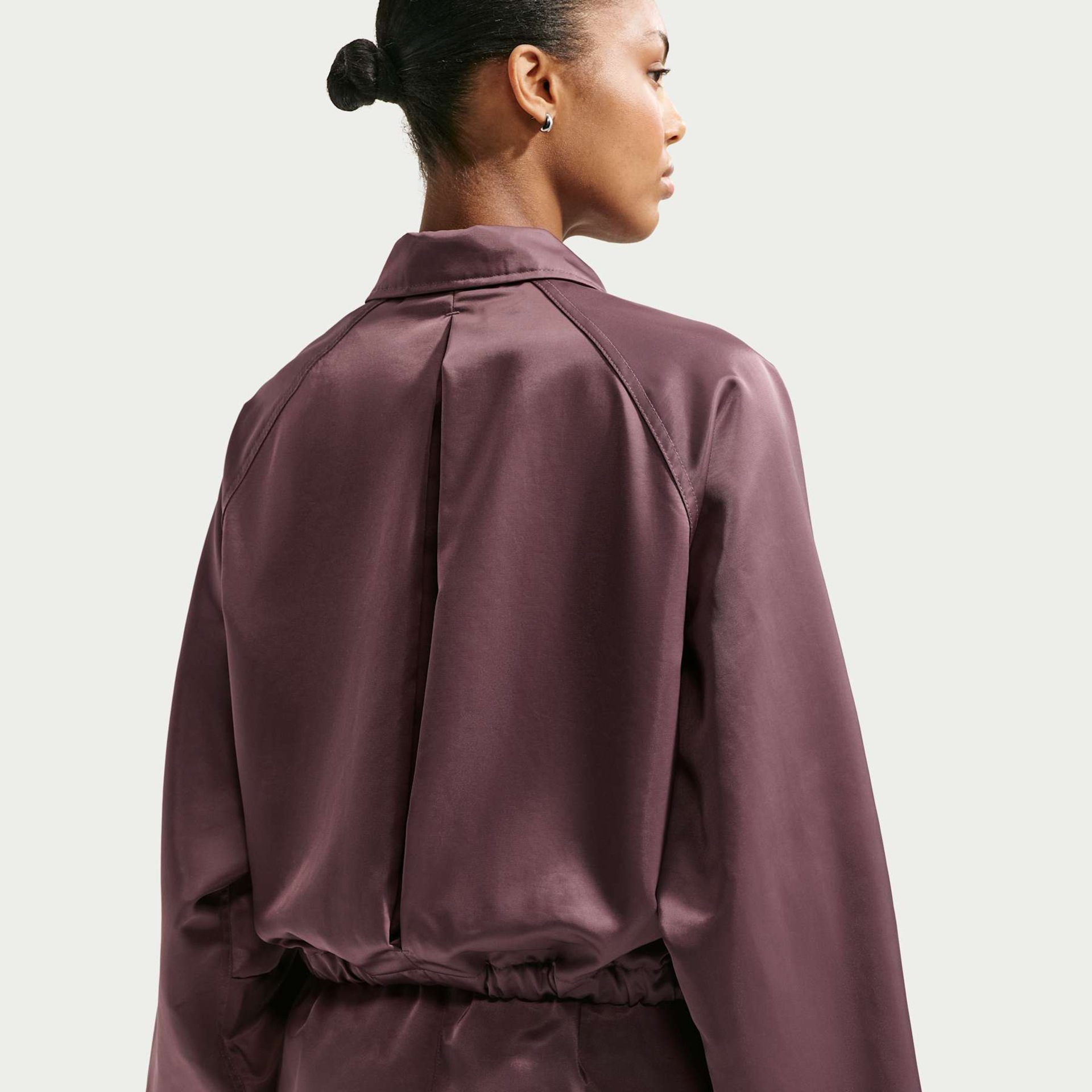Jaqueta Nike Sportswear Satin Oversized Feminina - Foto 2