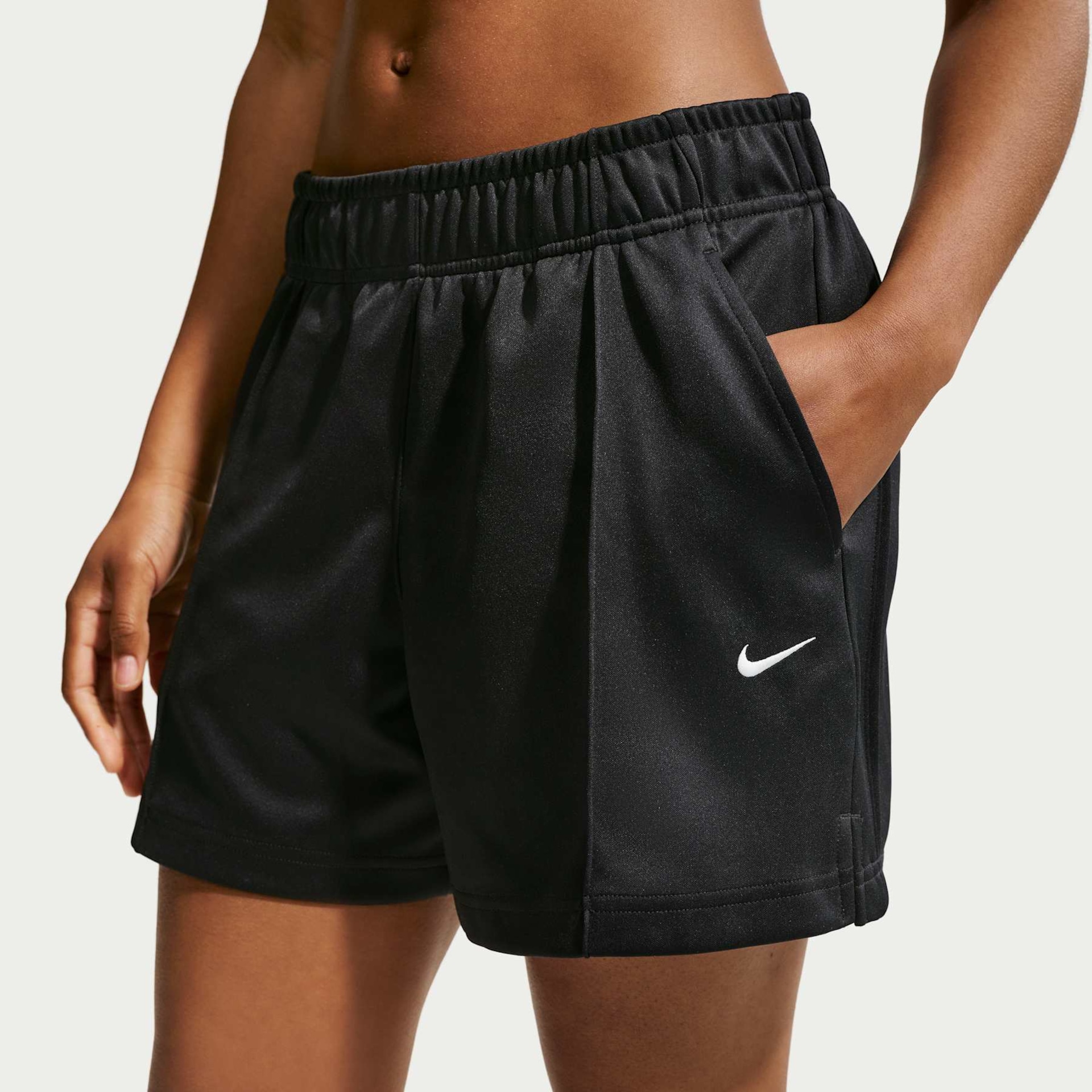 Shorts Nike Sportswear Track Feminino - Foto 2