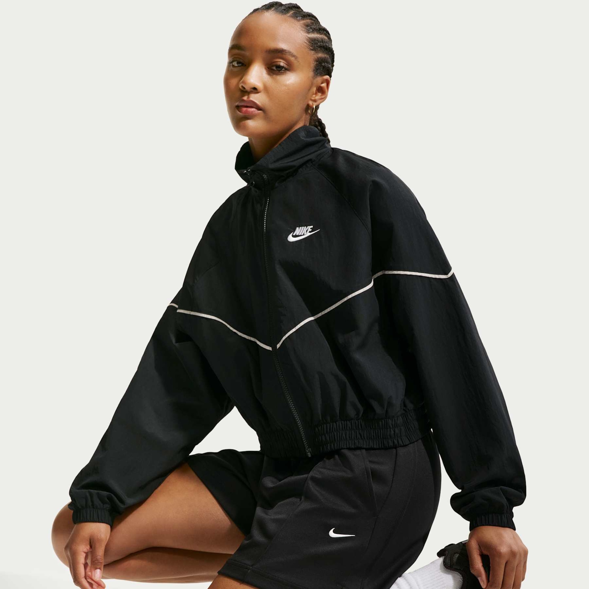 Shorts Nike Sportswear Track Feminino - Foto 4