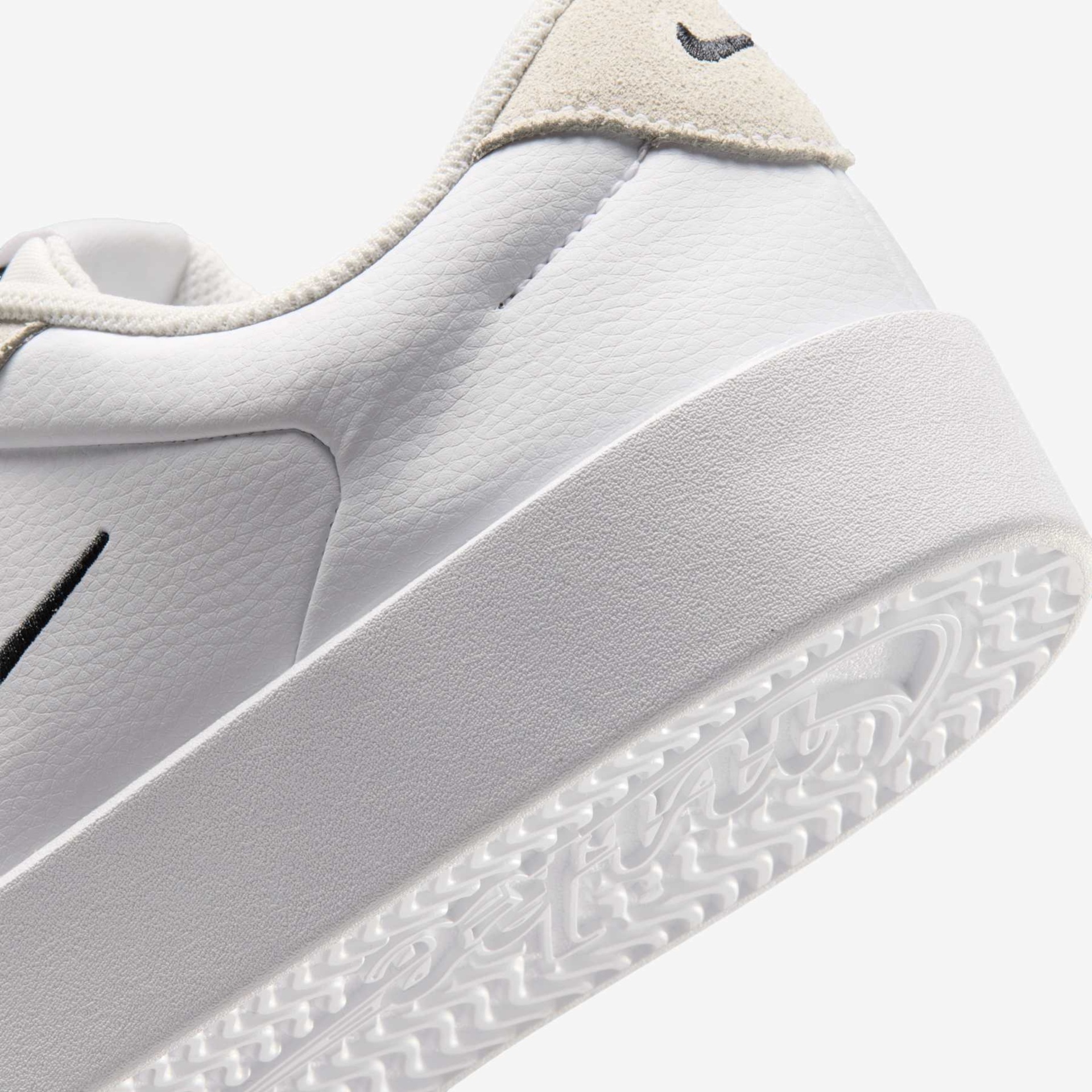 Tênis Nike Court Heritage Feminino - Foto 8