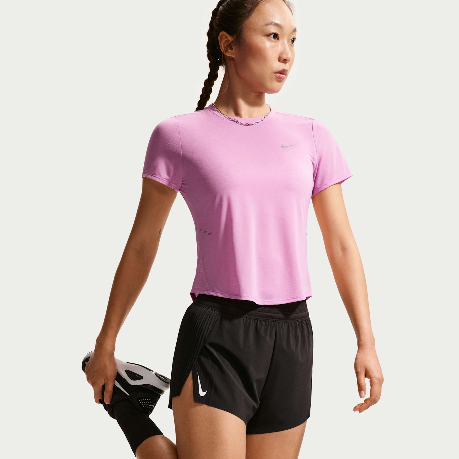 Camiseta Nike Swift Feminina - Foto 2