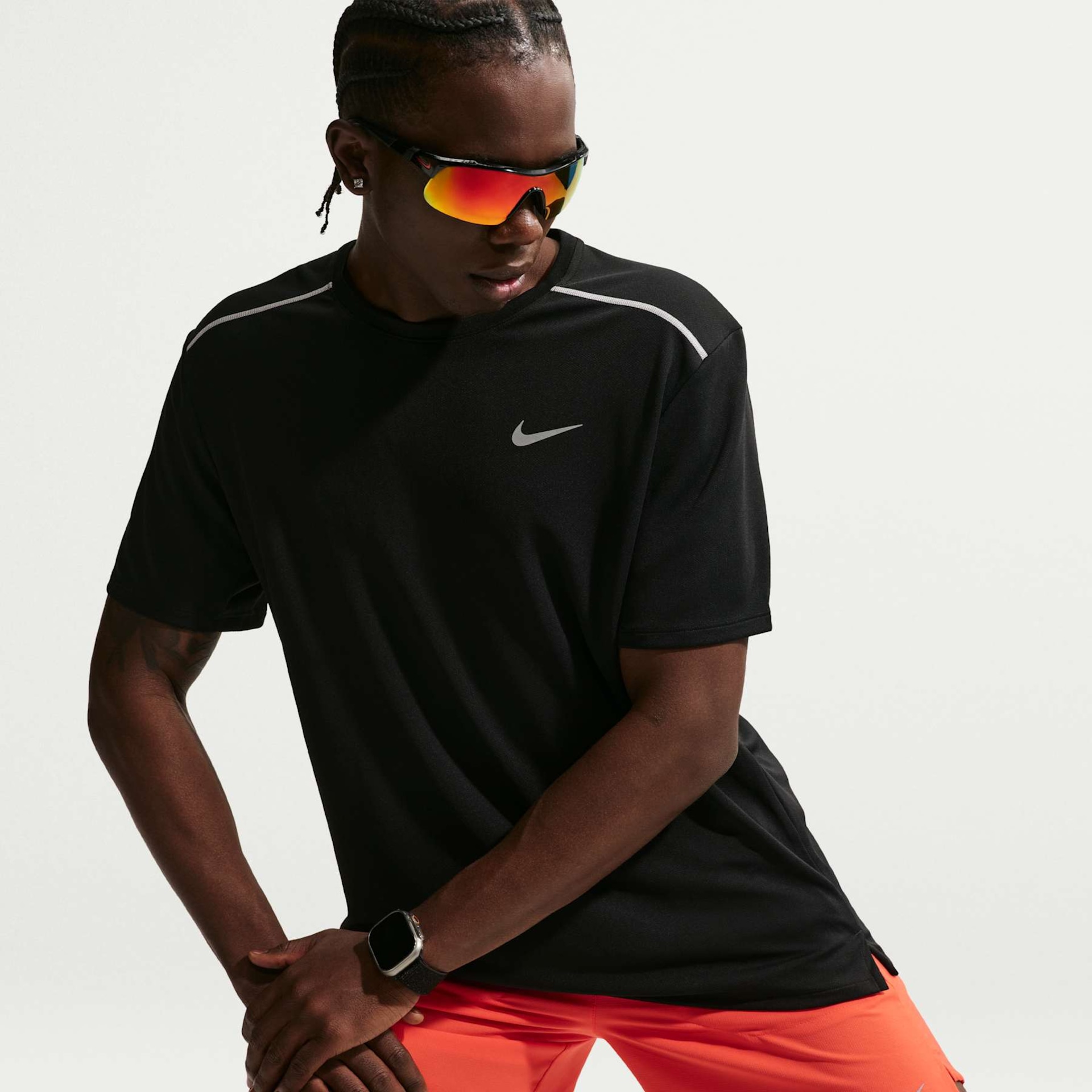 Camiseta Dri-FIT Nike UV Miler Masculina - Foto 3