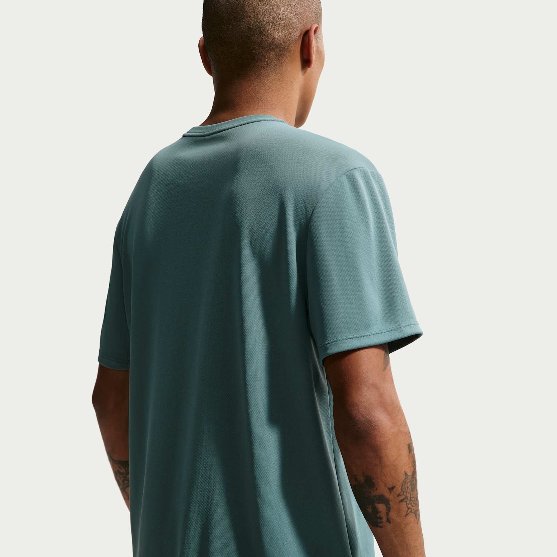 Camiseta Dri-FIT Nike UV Miler Masculina - Foto 2