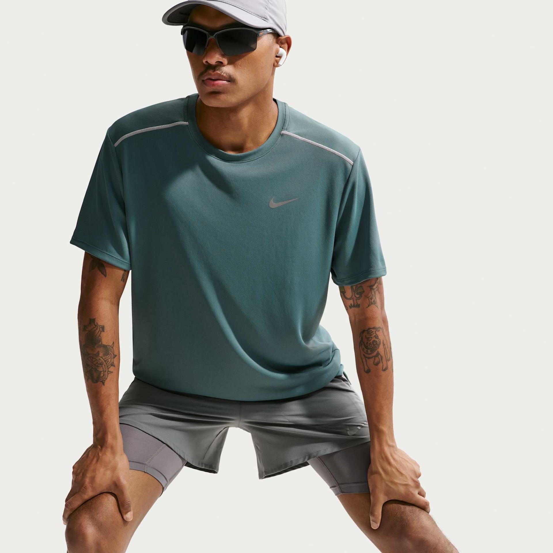 Camiseta Dri-FIT Nike UV Miler Masculina - Foto 3