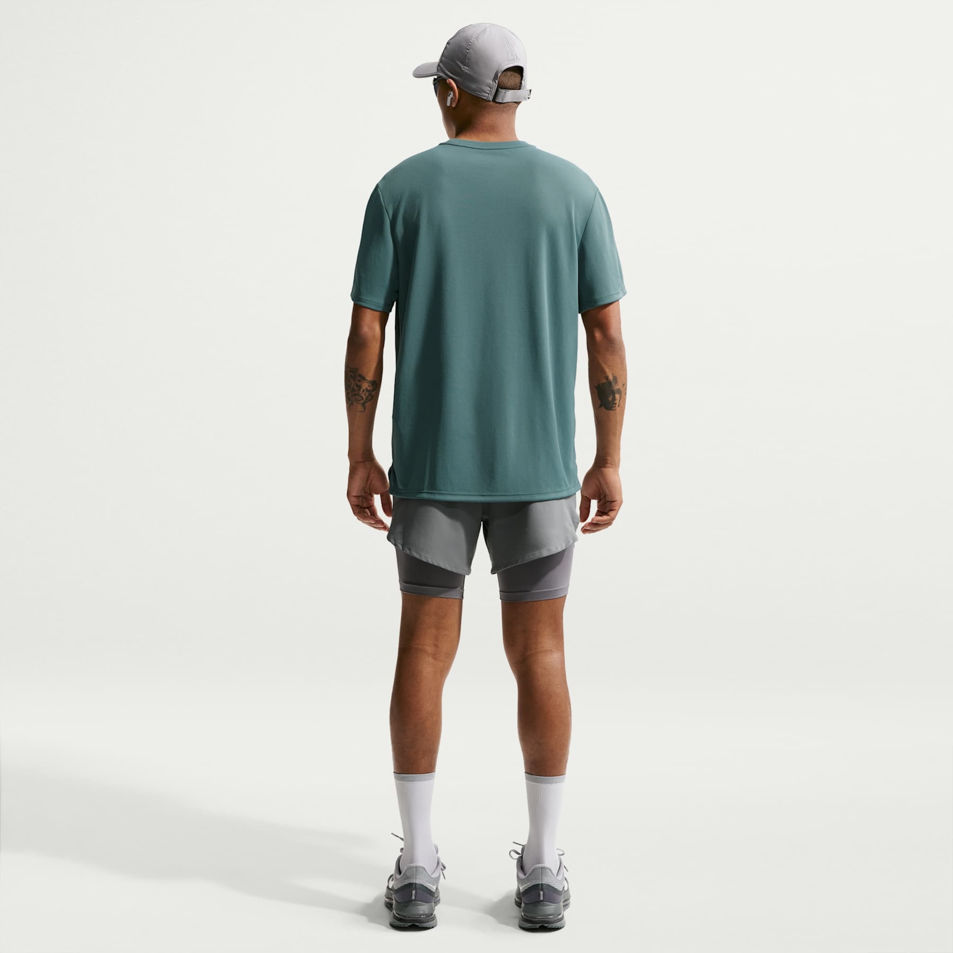 Camiseta Dri-FIT Nike UV Miler Masculina - Foto 5